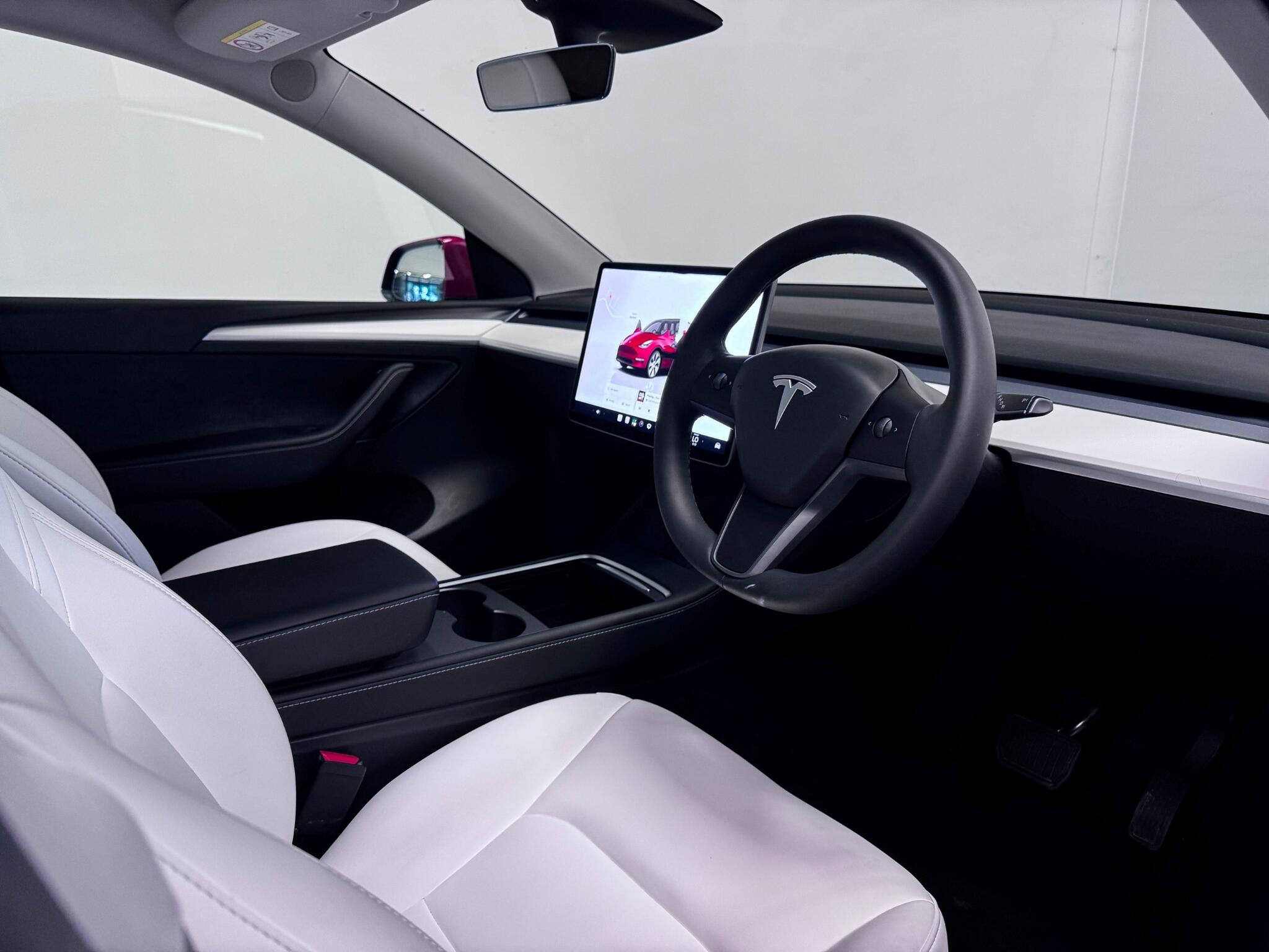 Tesla Model Y view 34