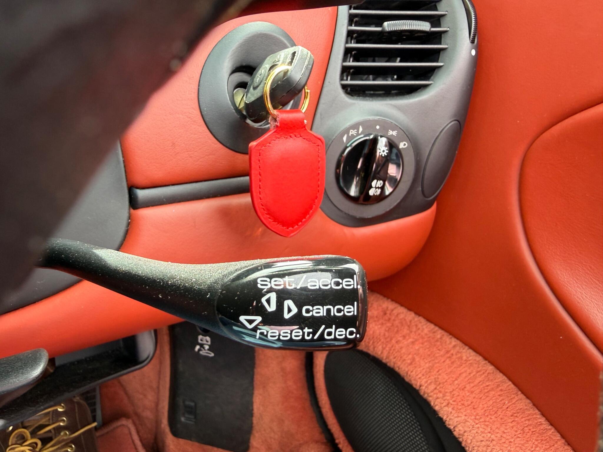 Porsche Boxster 2.7 986 2dr — photo 41 of 86