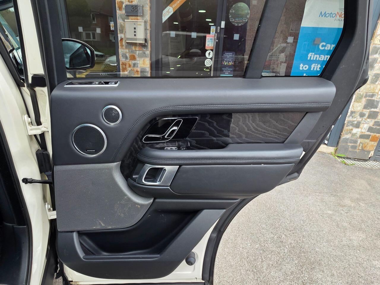 Land Rover Range Rover view 22