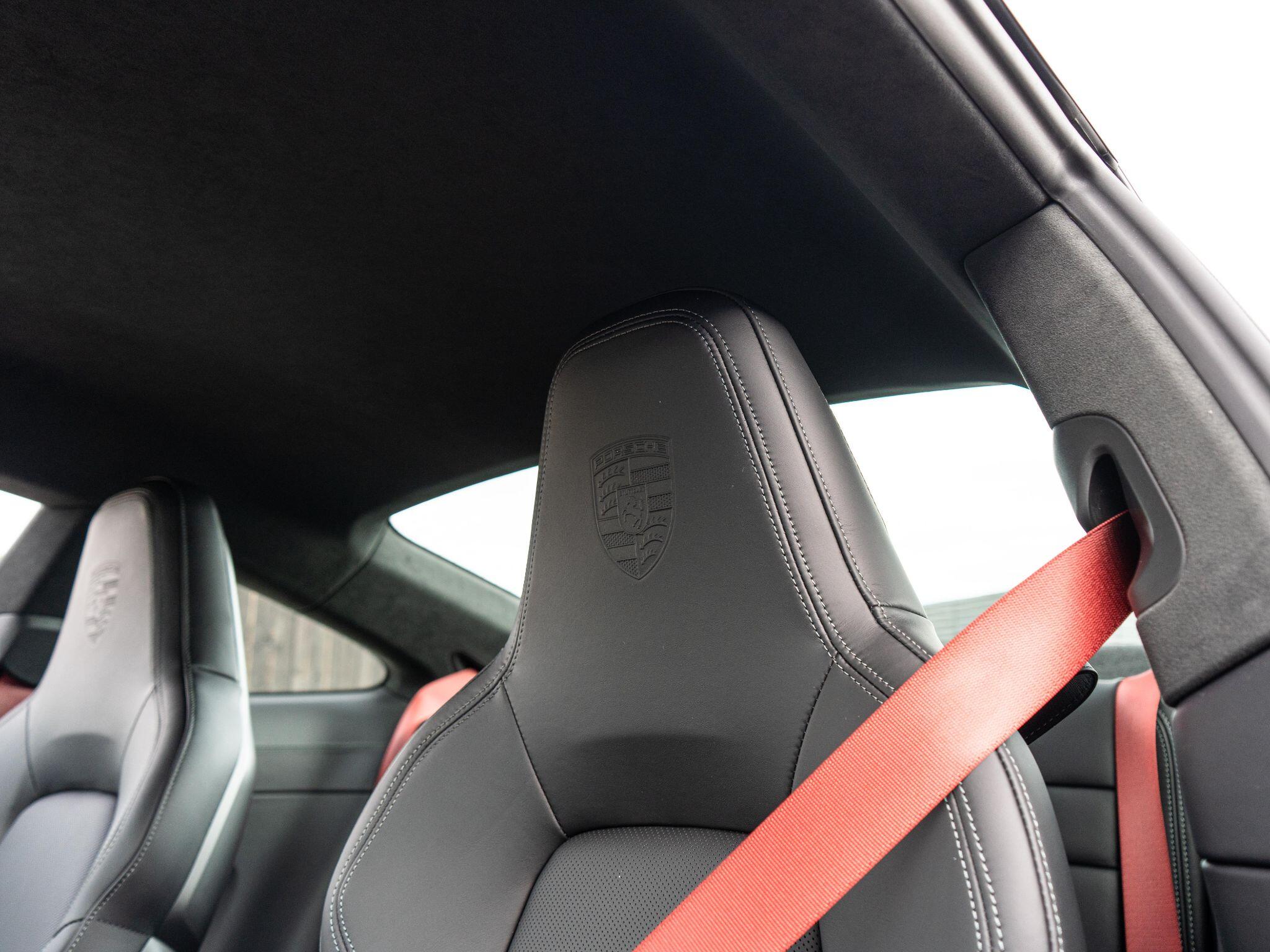 Porsche 911 view 28