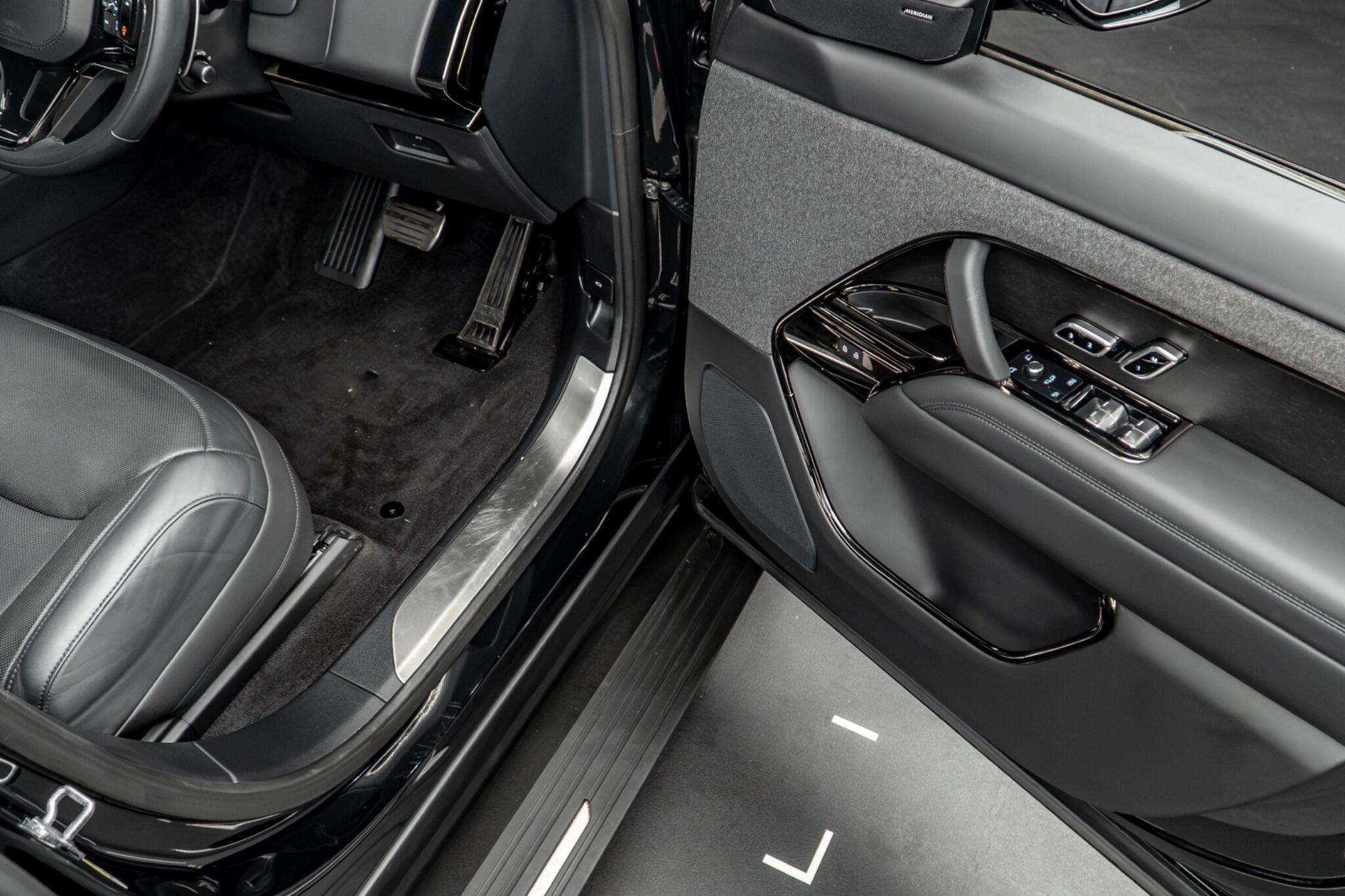 Land Rover Range Rover Sport view 29