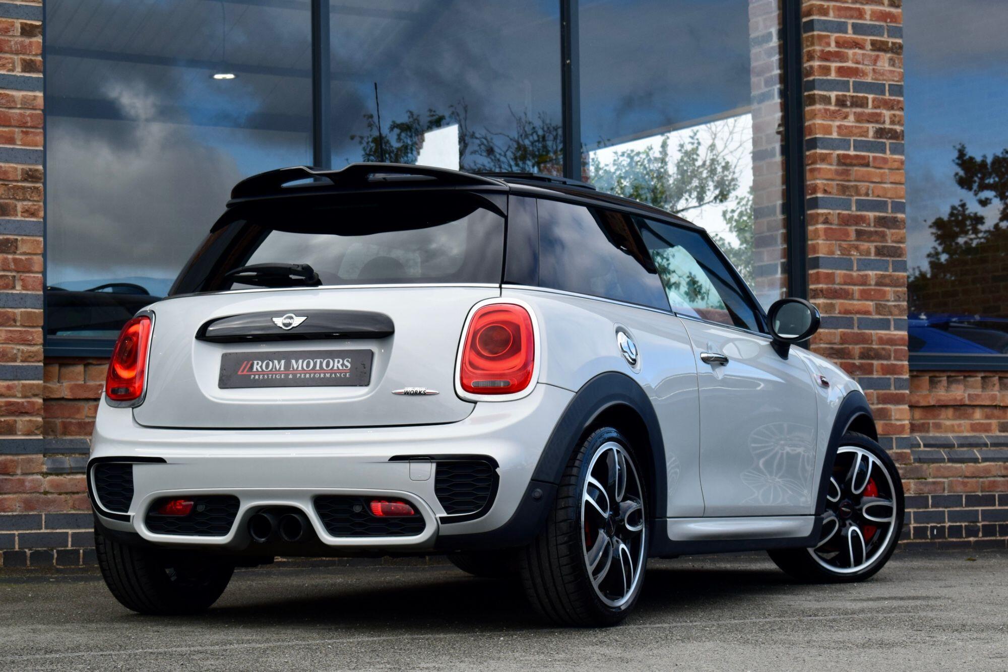 Mini Hatch view 47