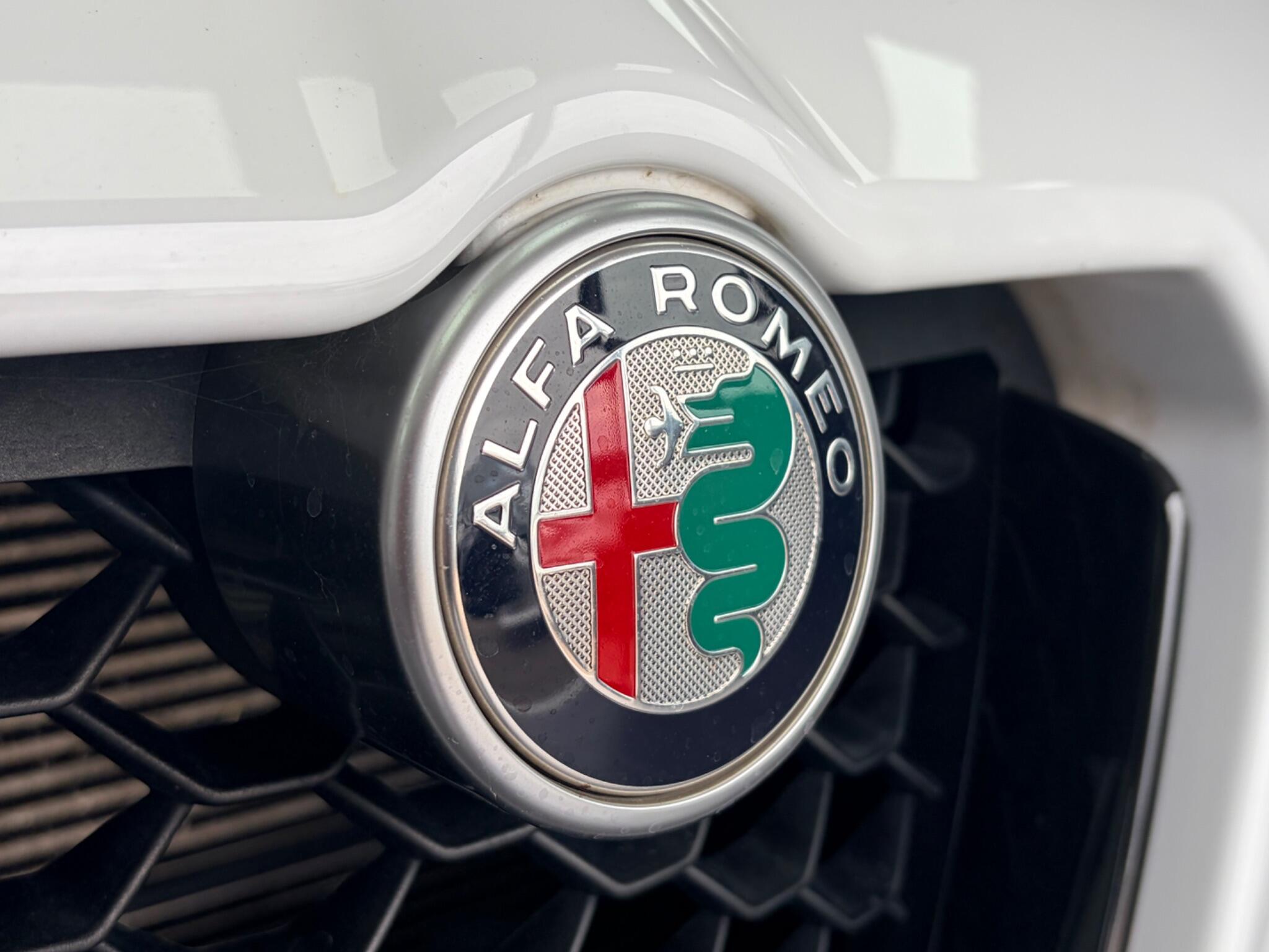 Alfa Romeo Stelvio view 34