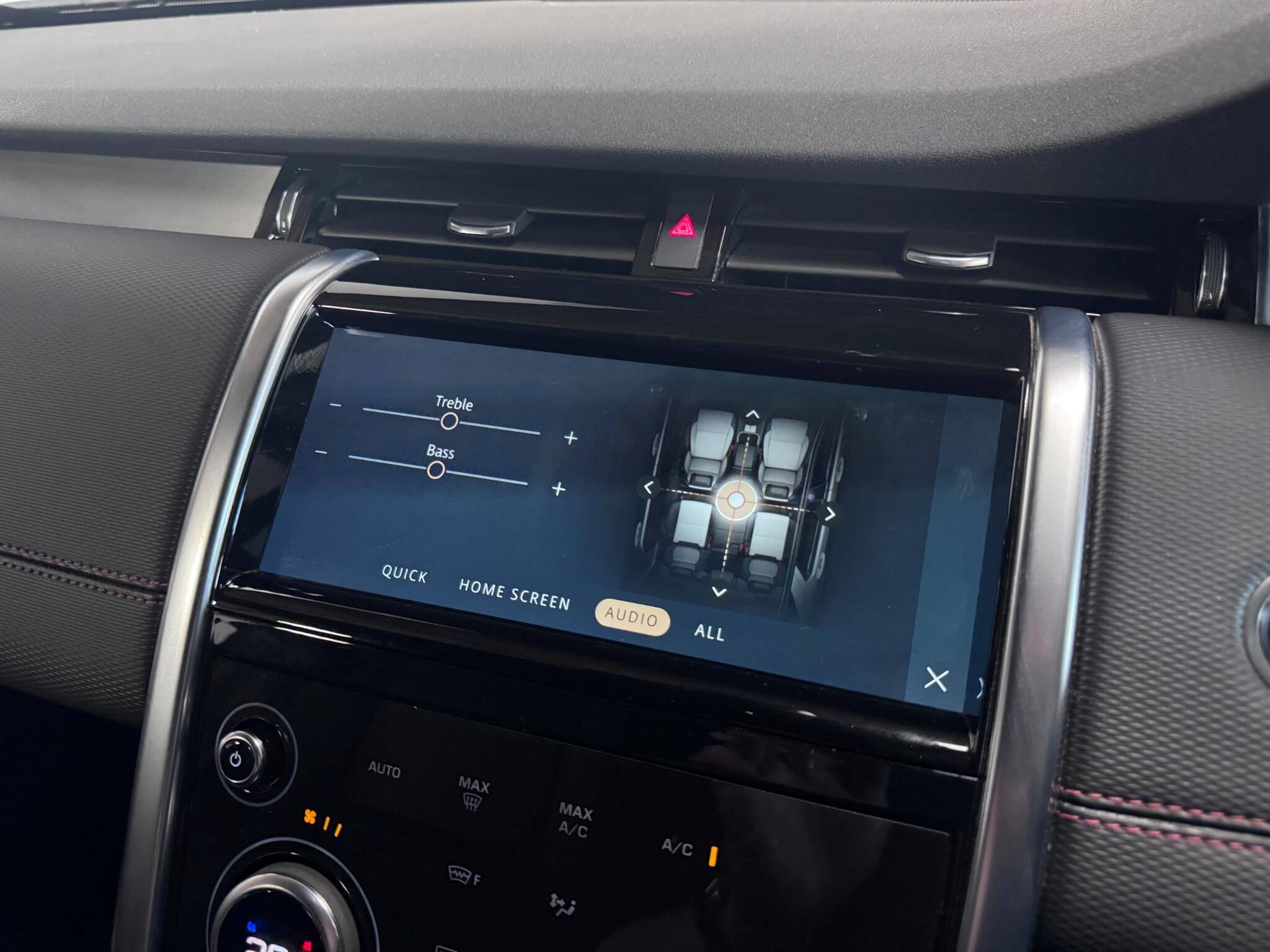 Land Rover Discovery Sport view 50