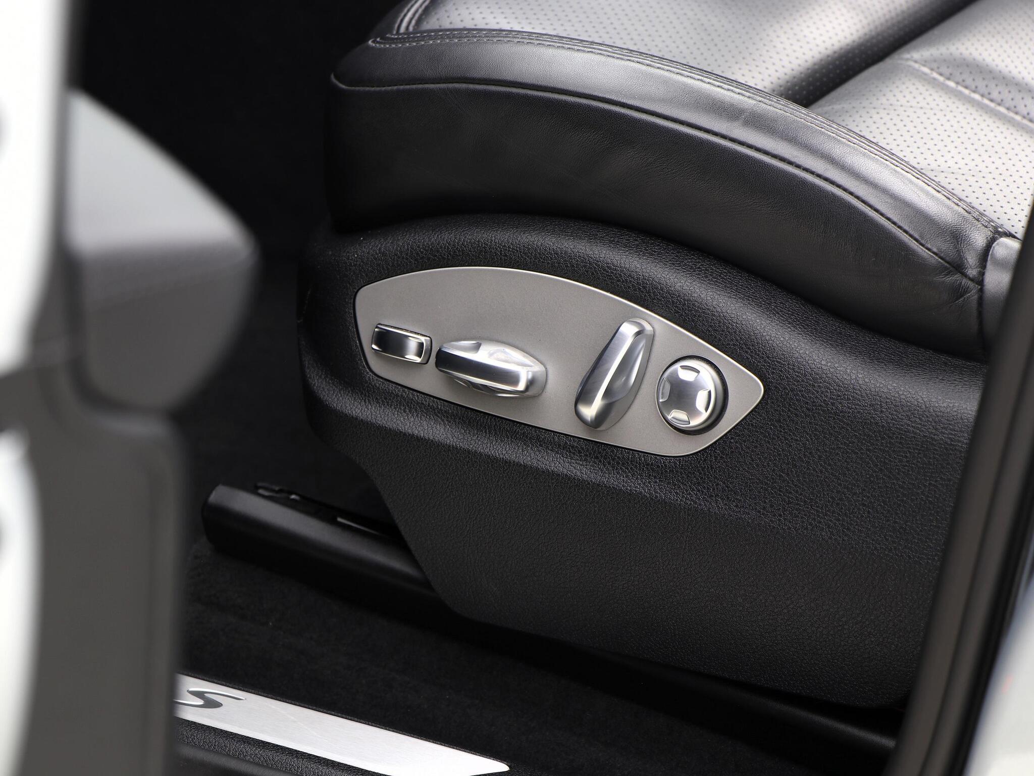 Porsche Macan view 30