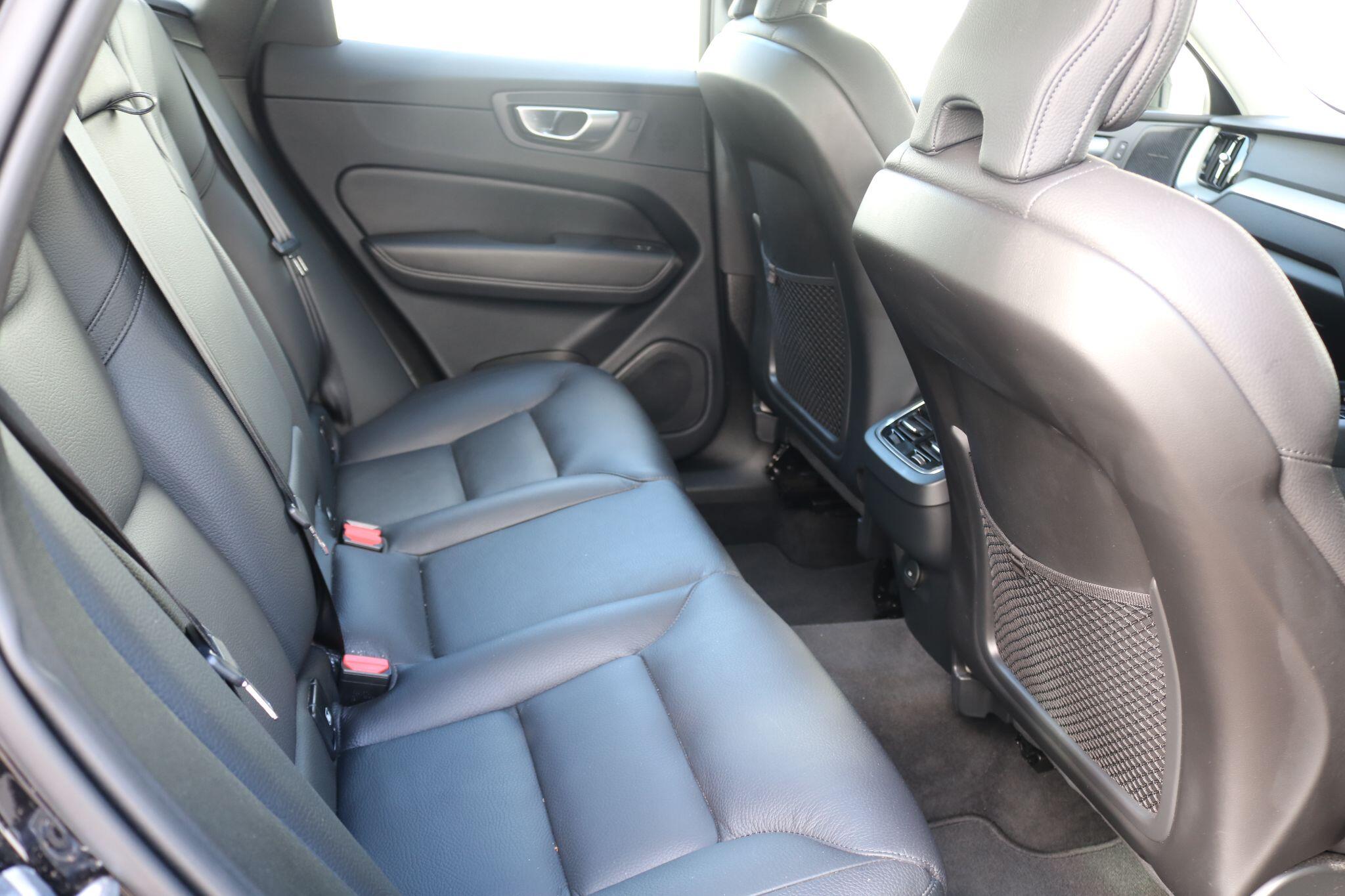 Volvo XC60 view 15