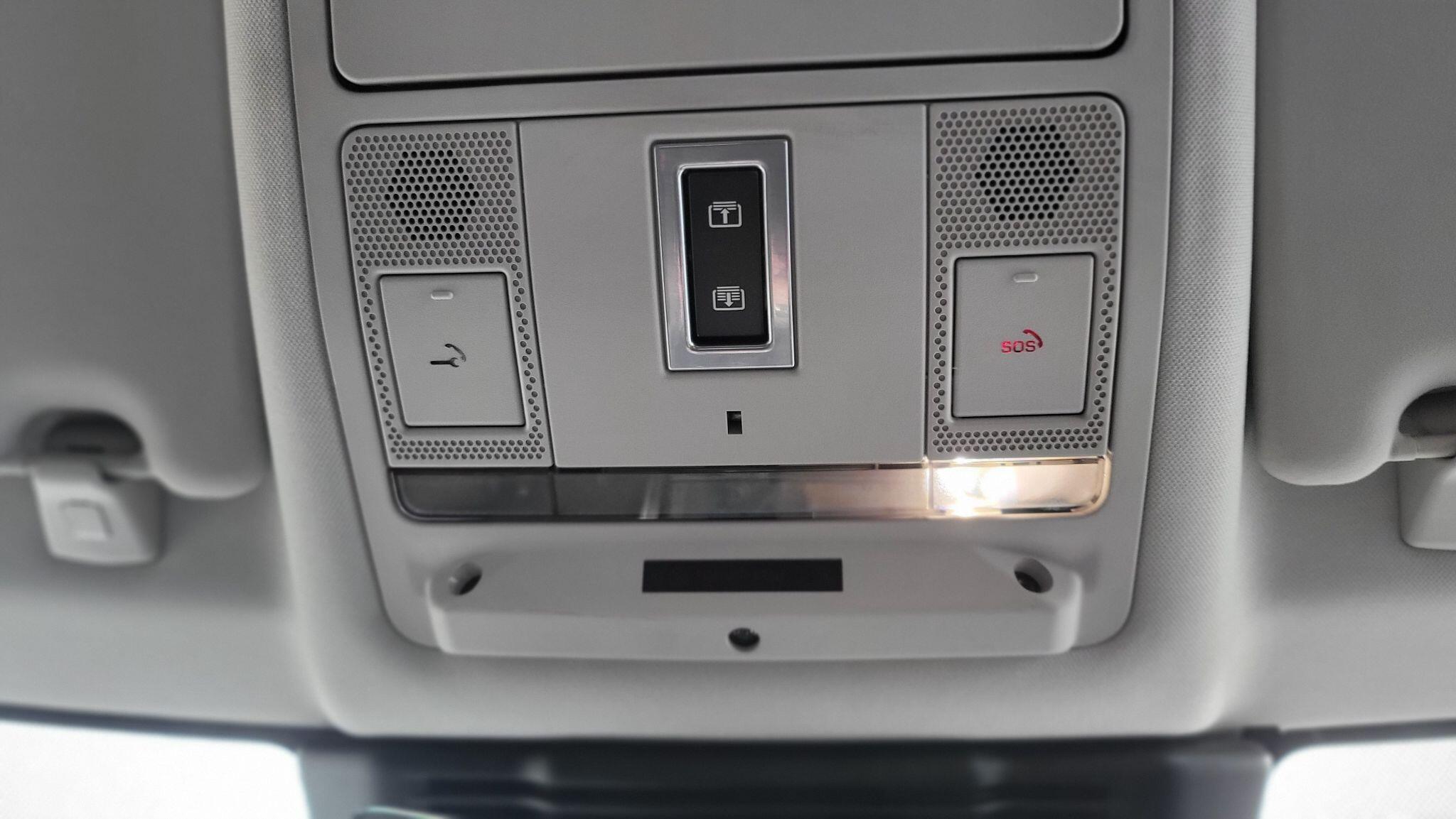 Land Rover Discovery Sport view 23