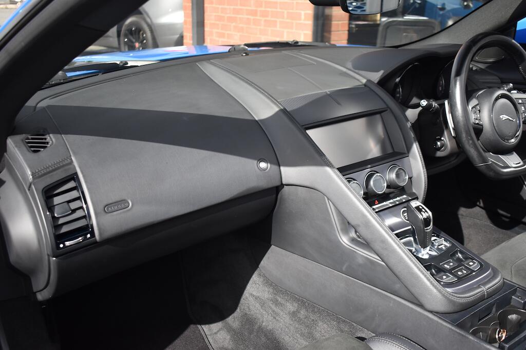 Jaguar F-Type view 30