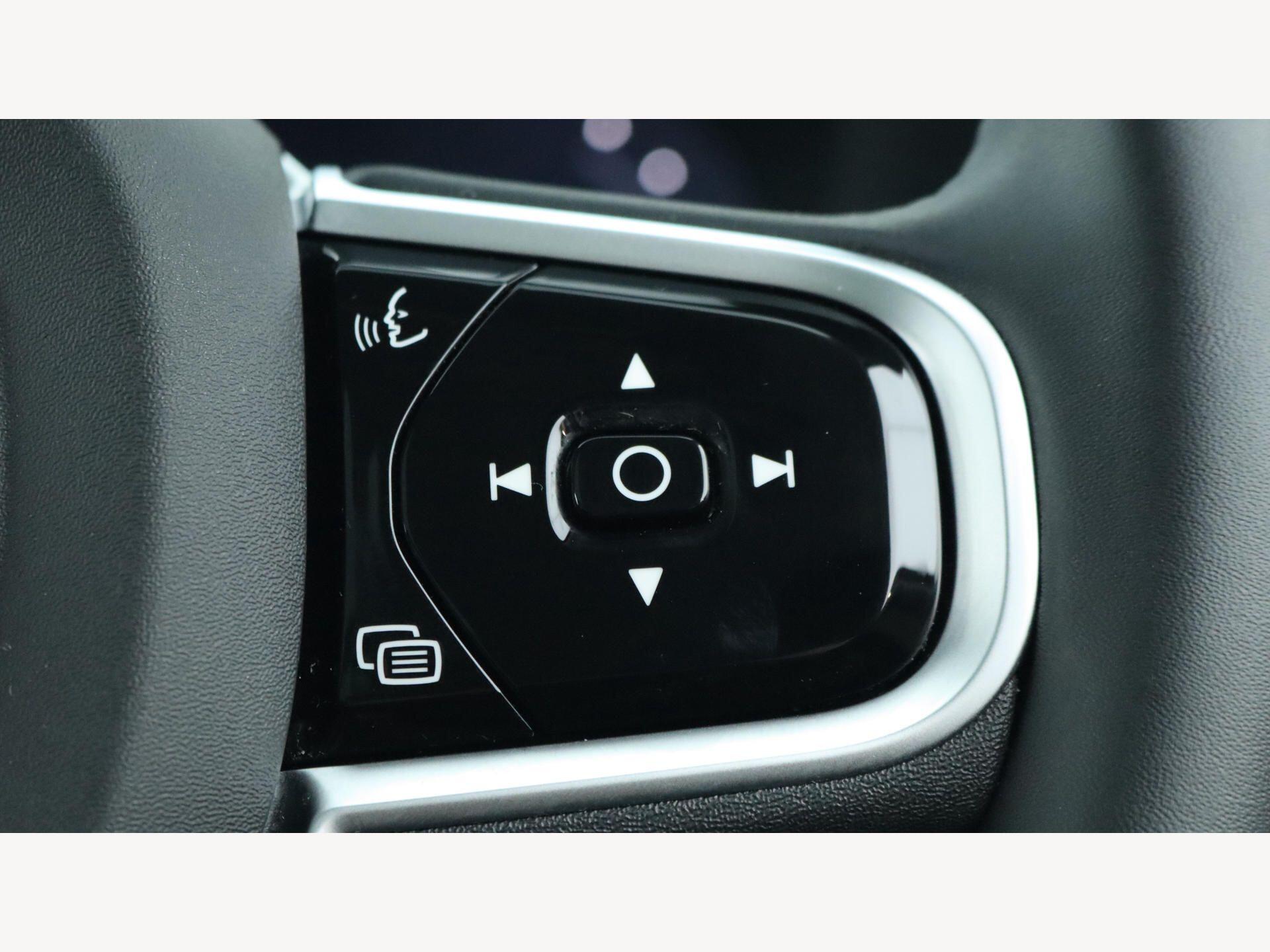 Volvo XC90 view 23