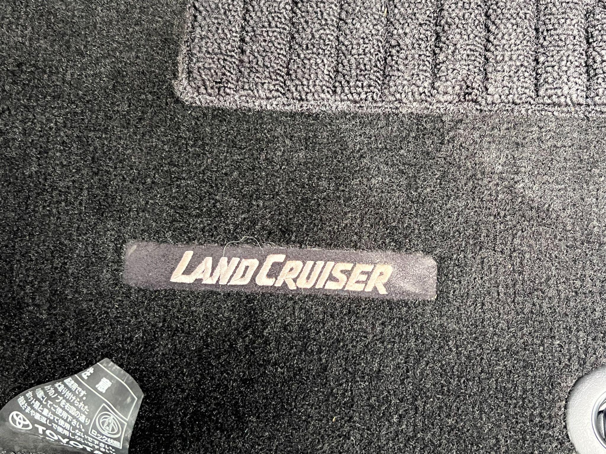 Toyota Land Cruiser view 25