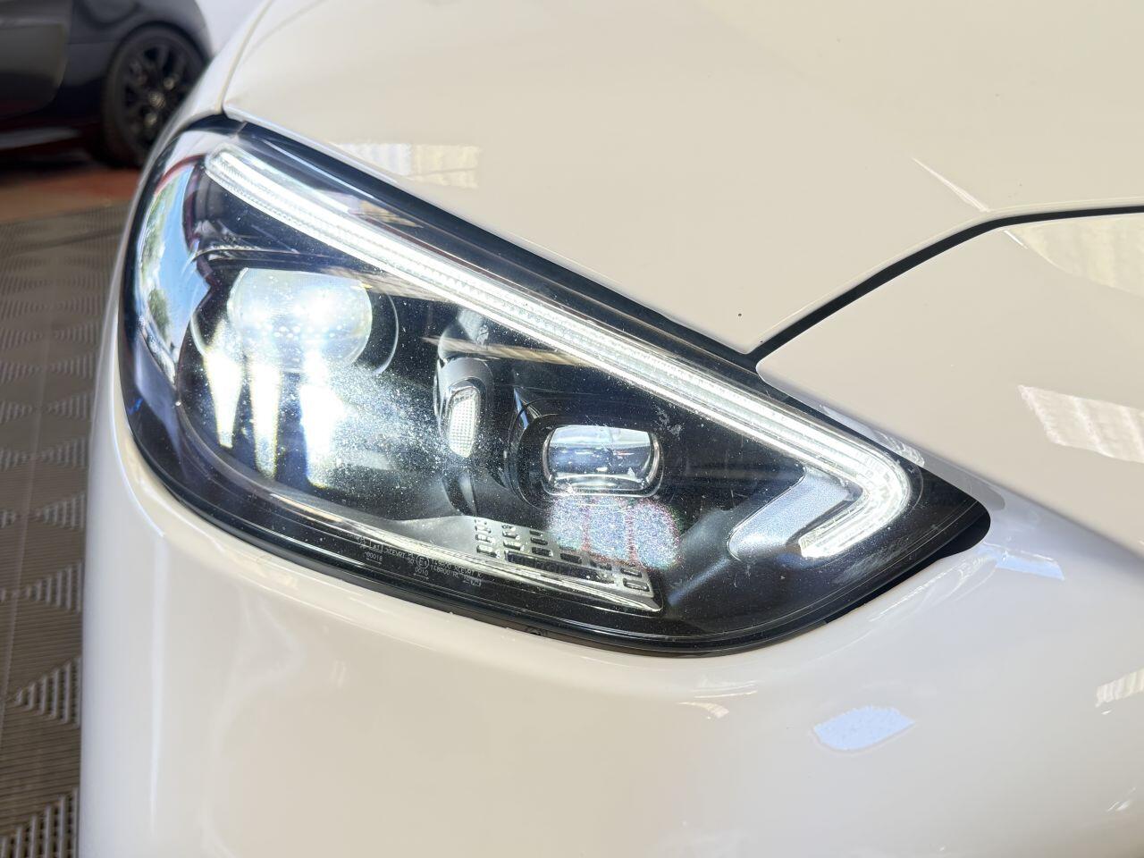Mercedes-Benz C Class view 26