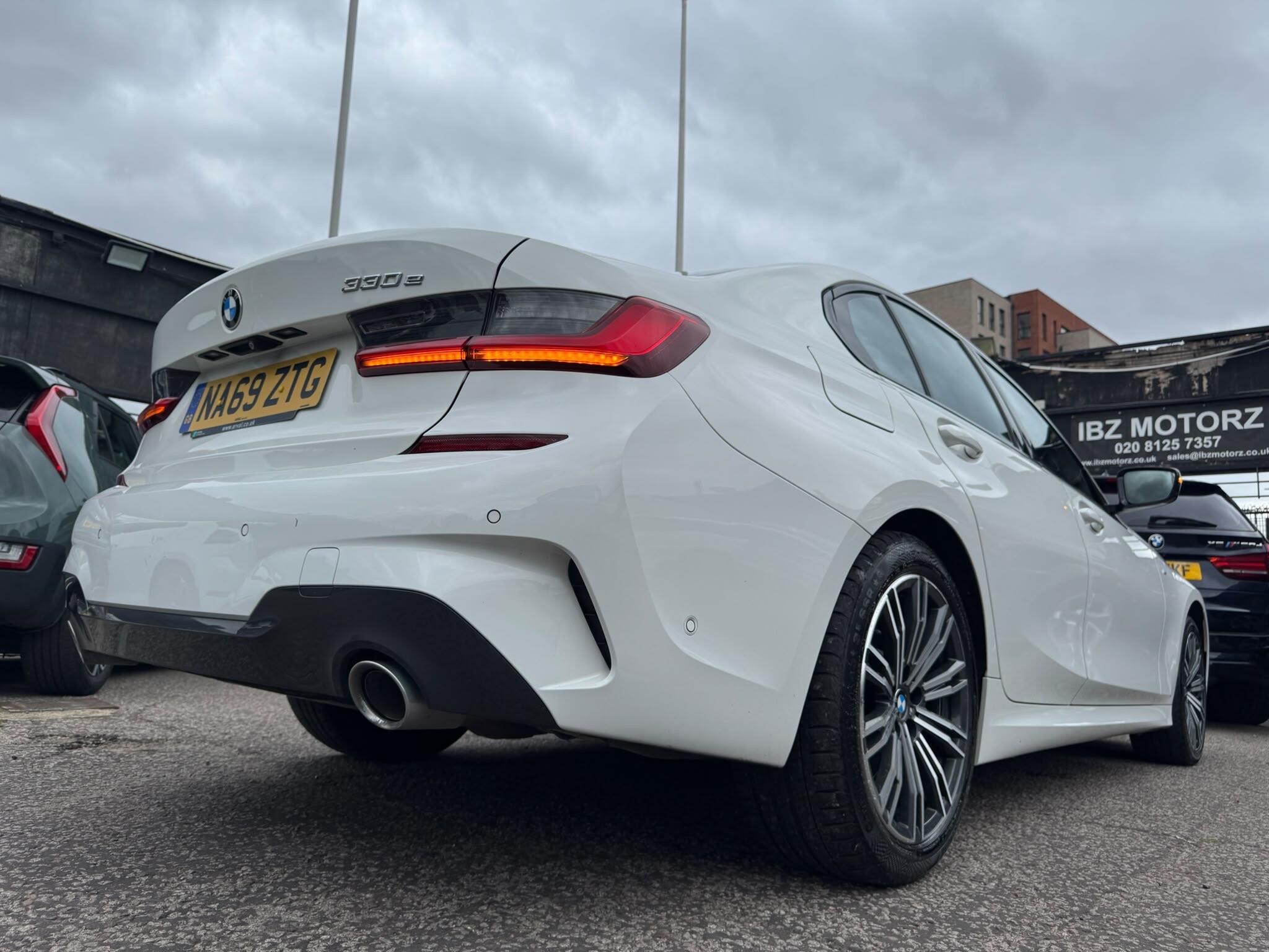 BMW 3 Series view 34