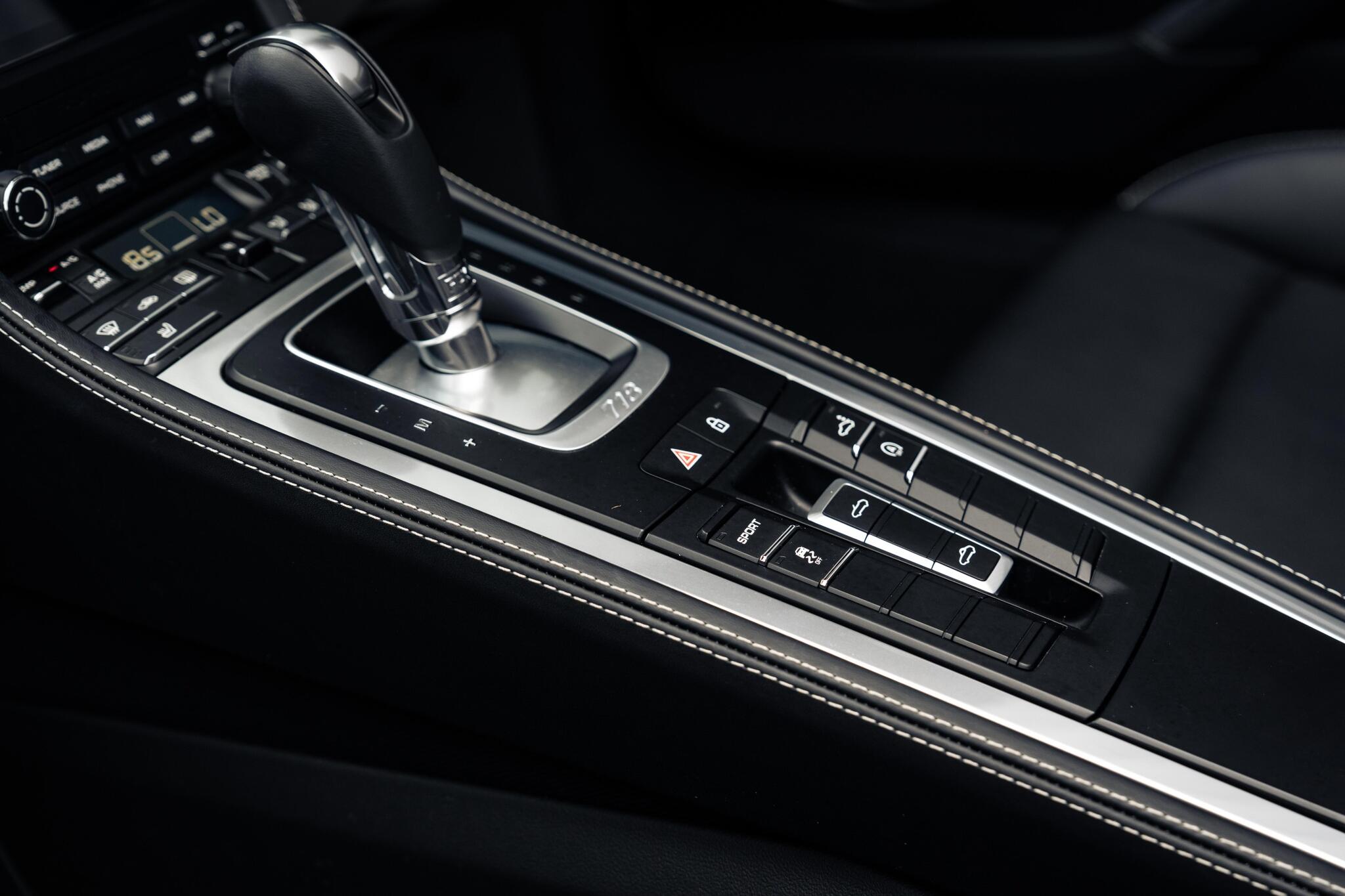 Porsche 718 Boxster view 9