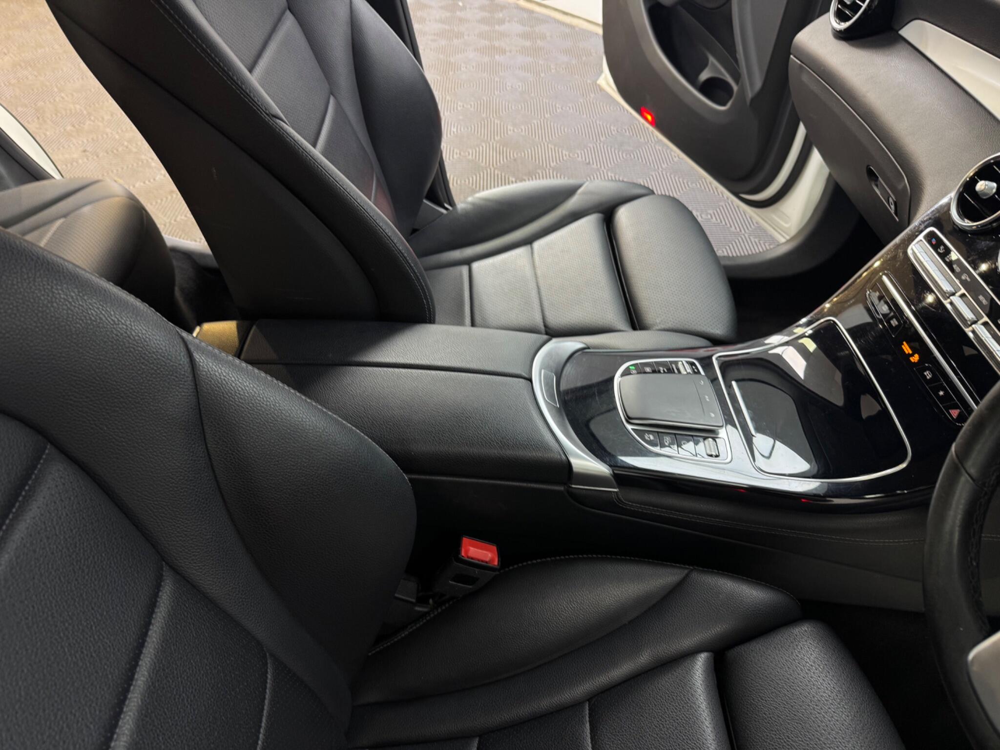 Mercedes-Benz GLC view 35