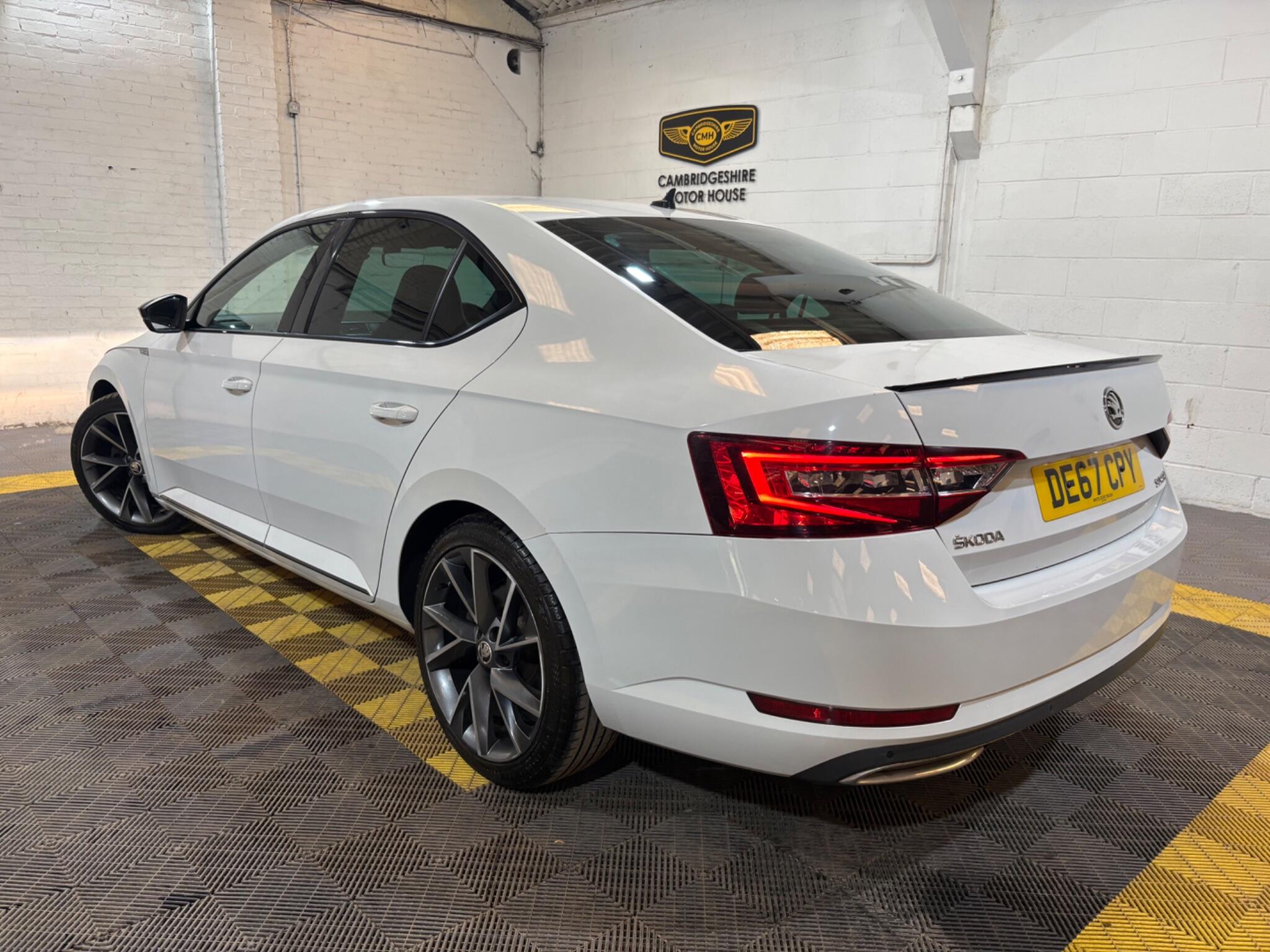 Skoda Superb view 8