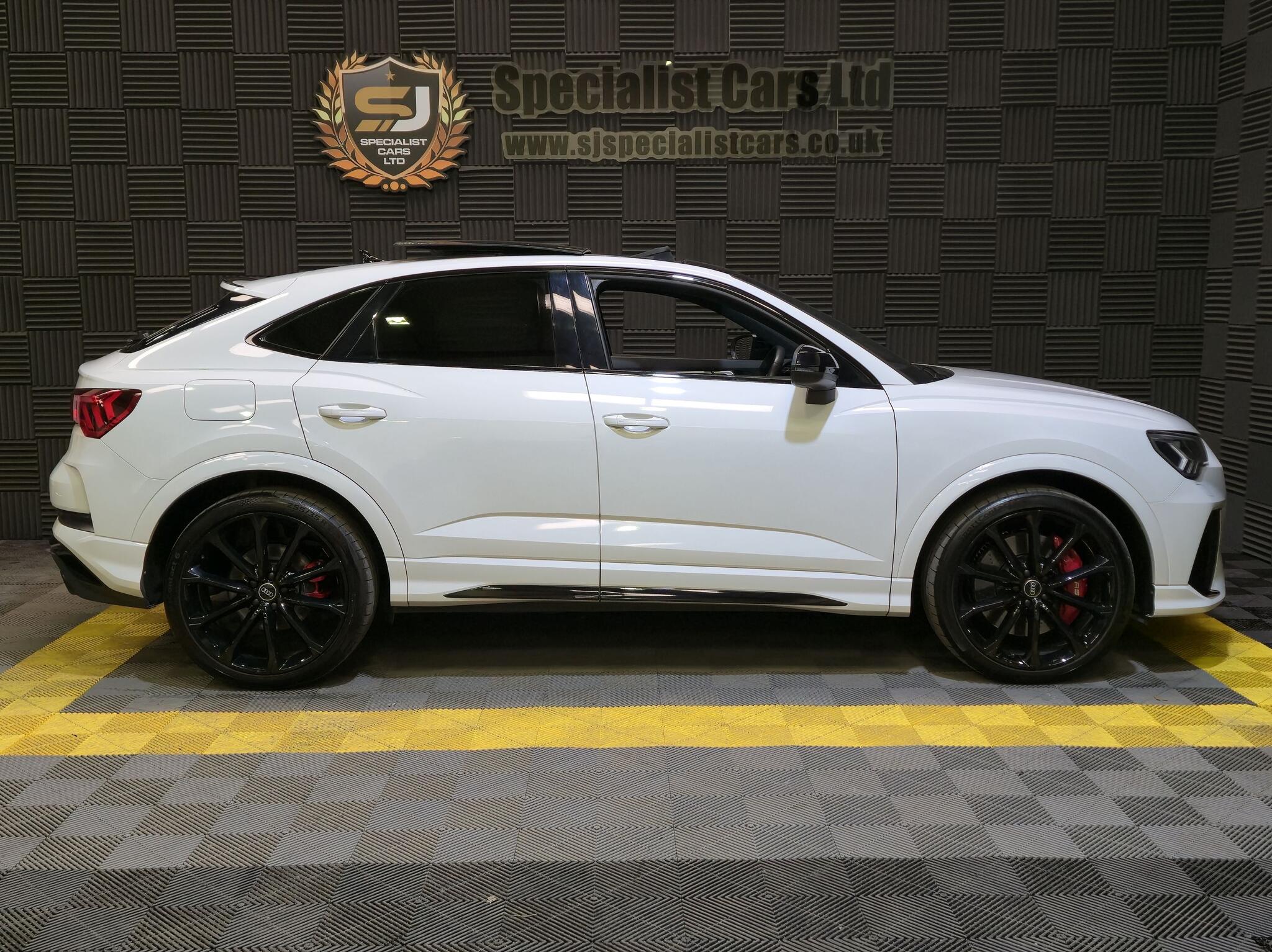 Audi RS Q3 view 33