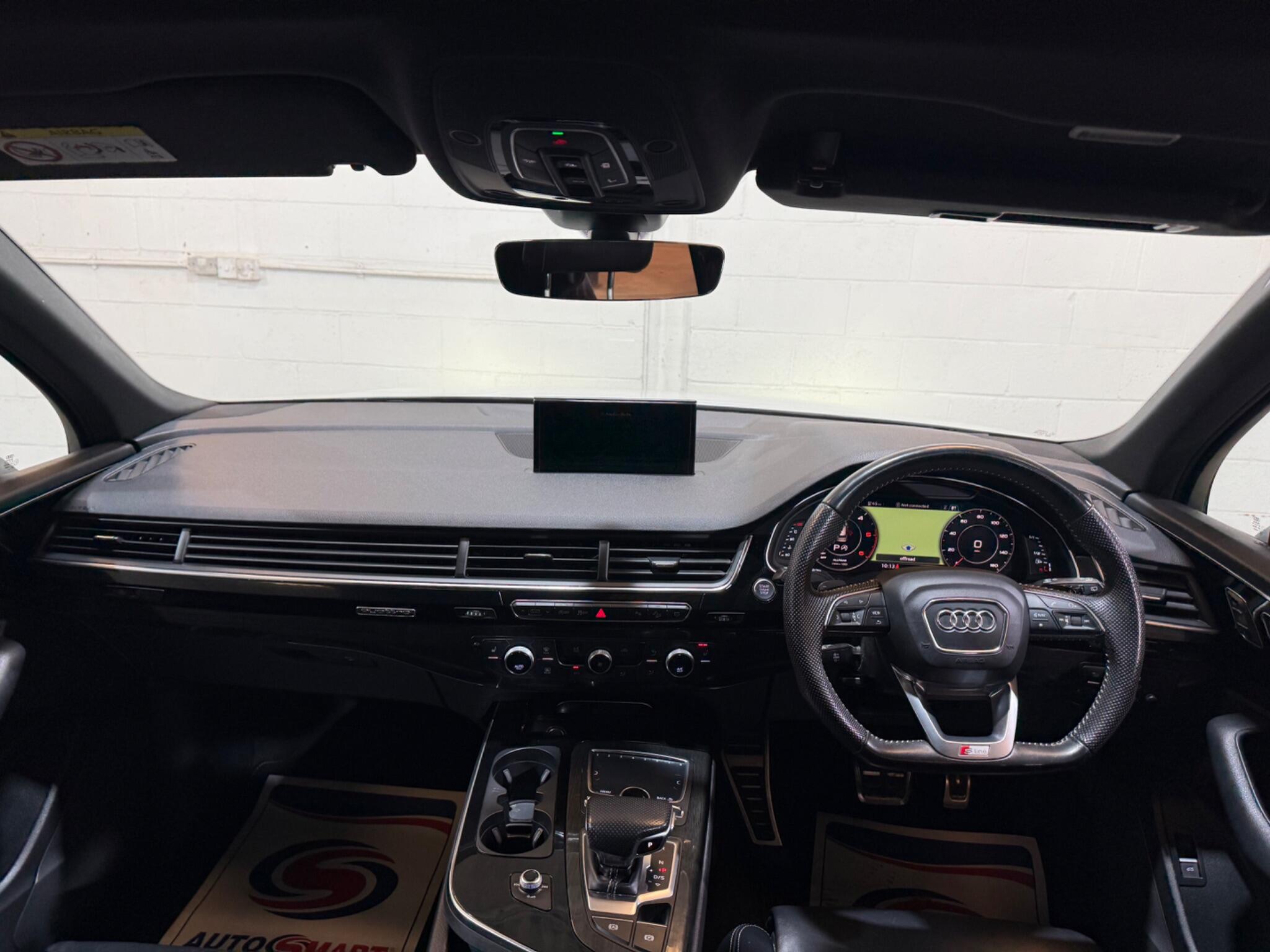 Audi Q7 view 42