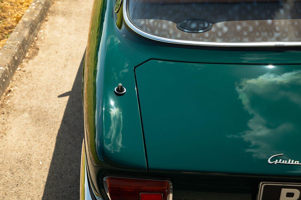 Alfa Romeo Giulia view 114