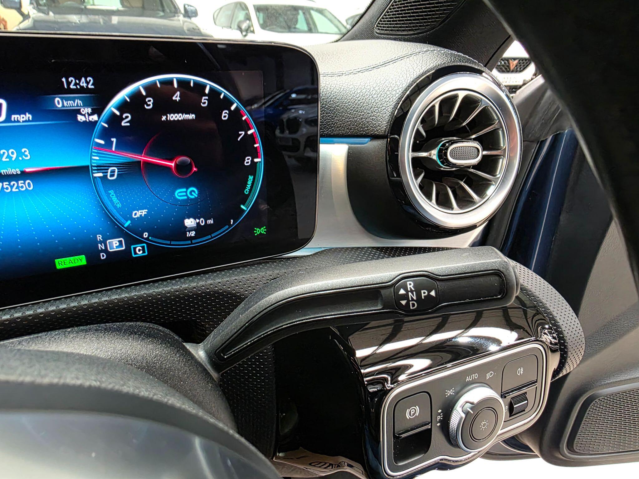 Mercedes-Benz Cla view 22