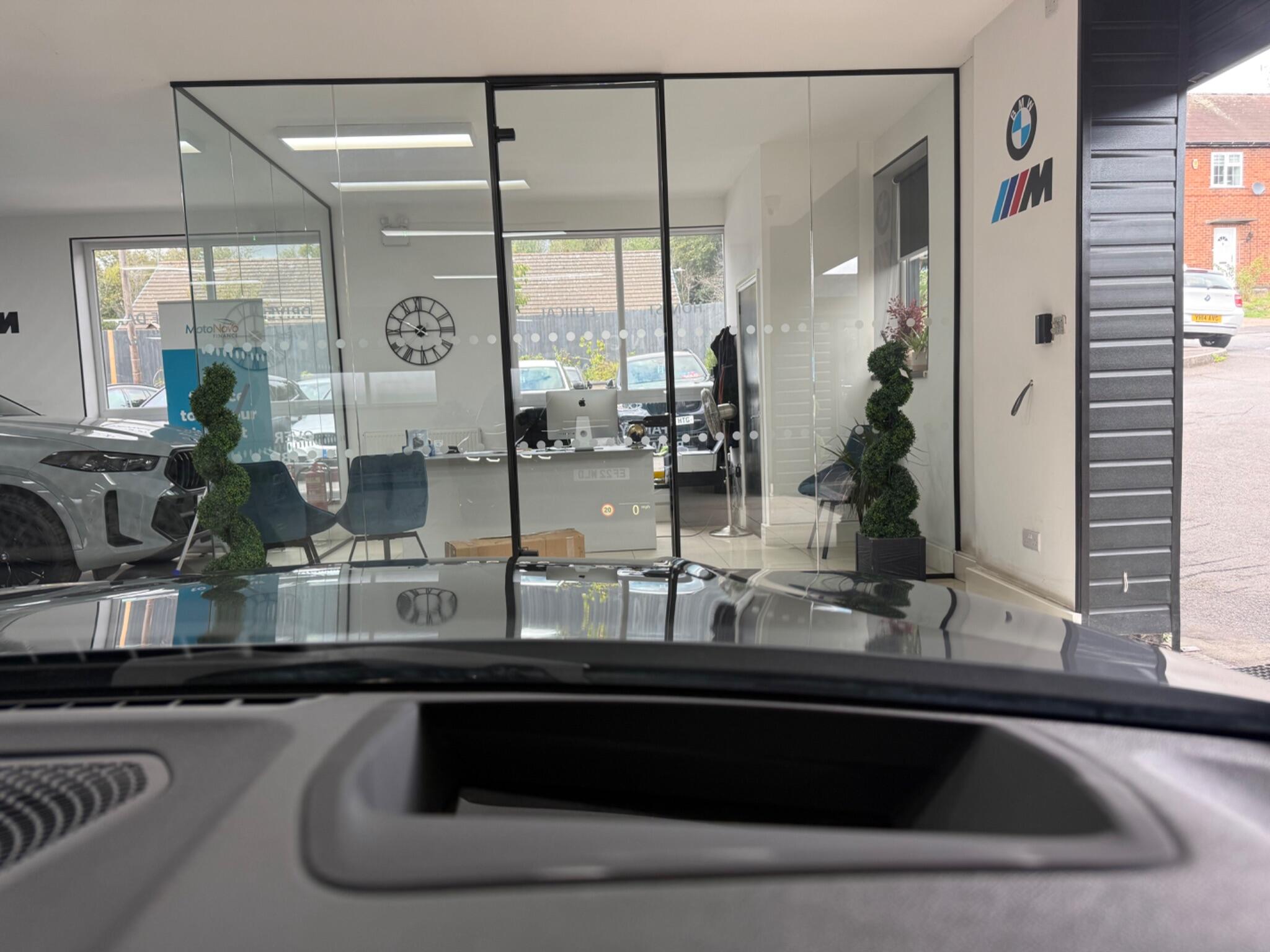 BMW 3 Series view 8