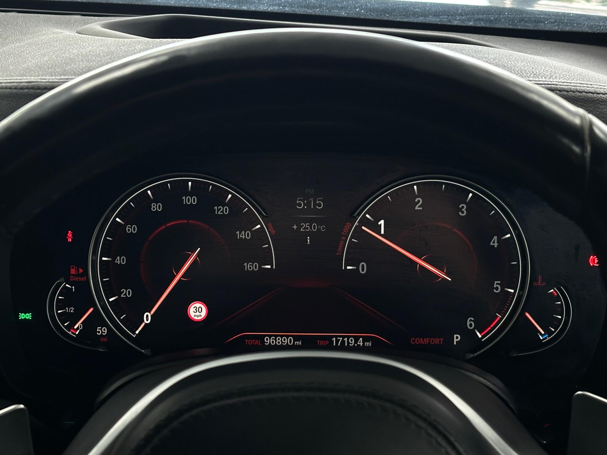 BMW 5 Series view 26