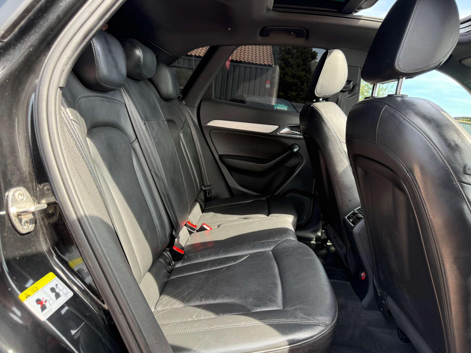 Audi Q3 view 64