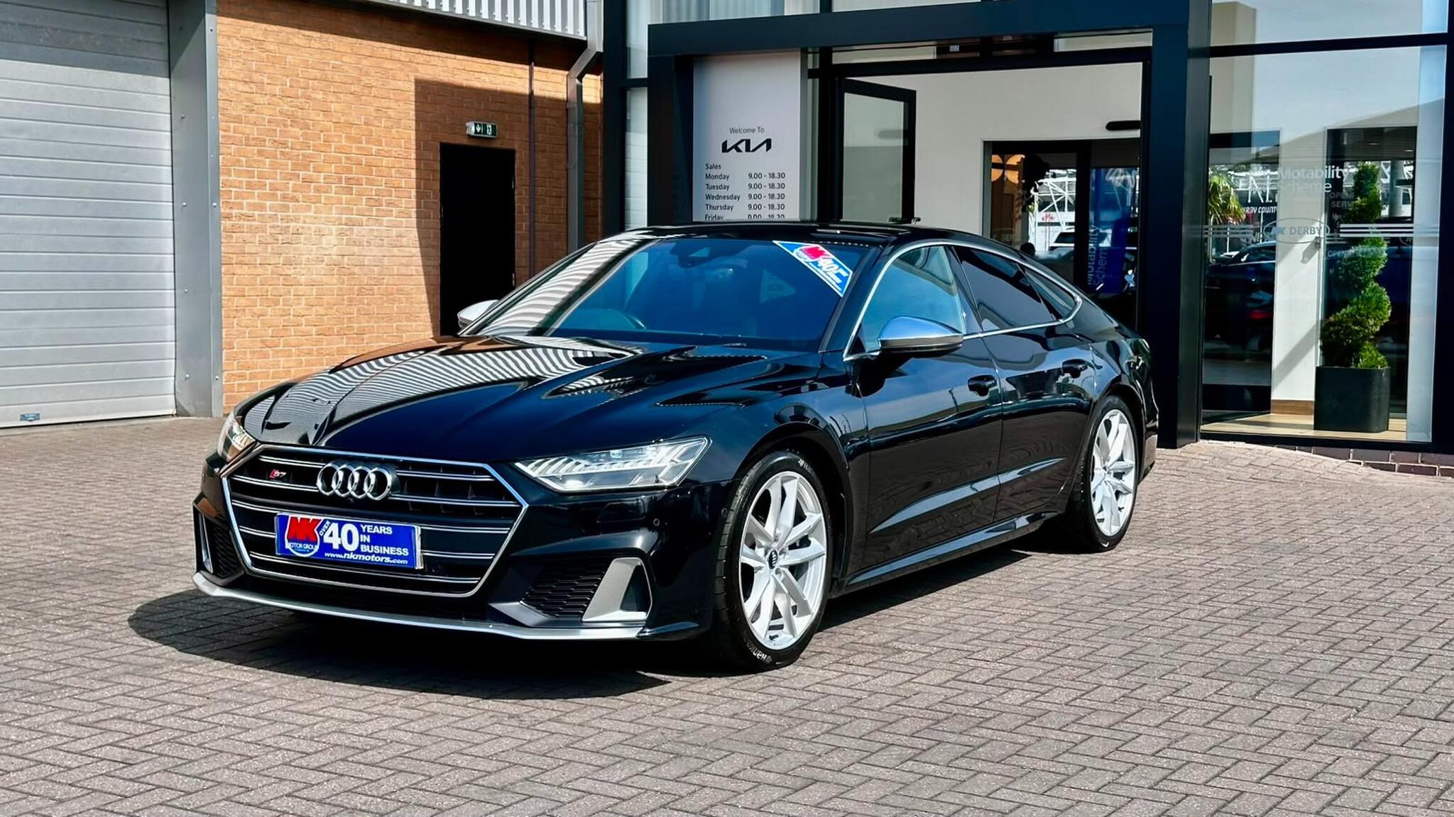 Audi Audi S7 view 8