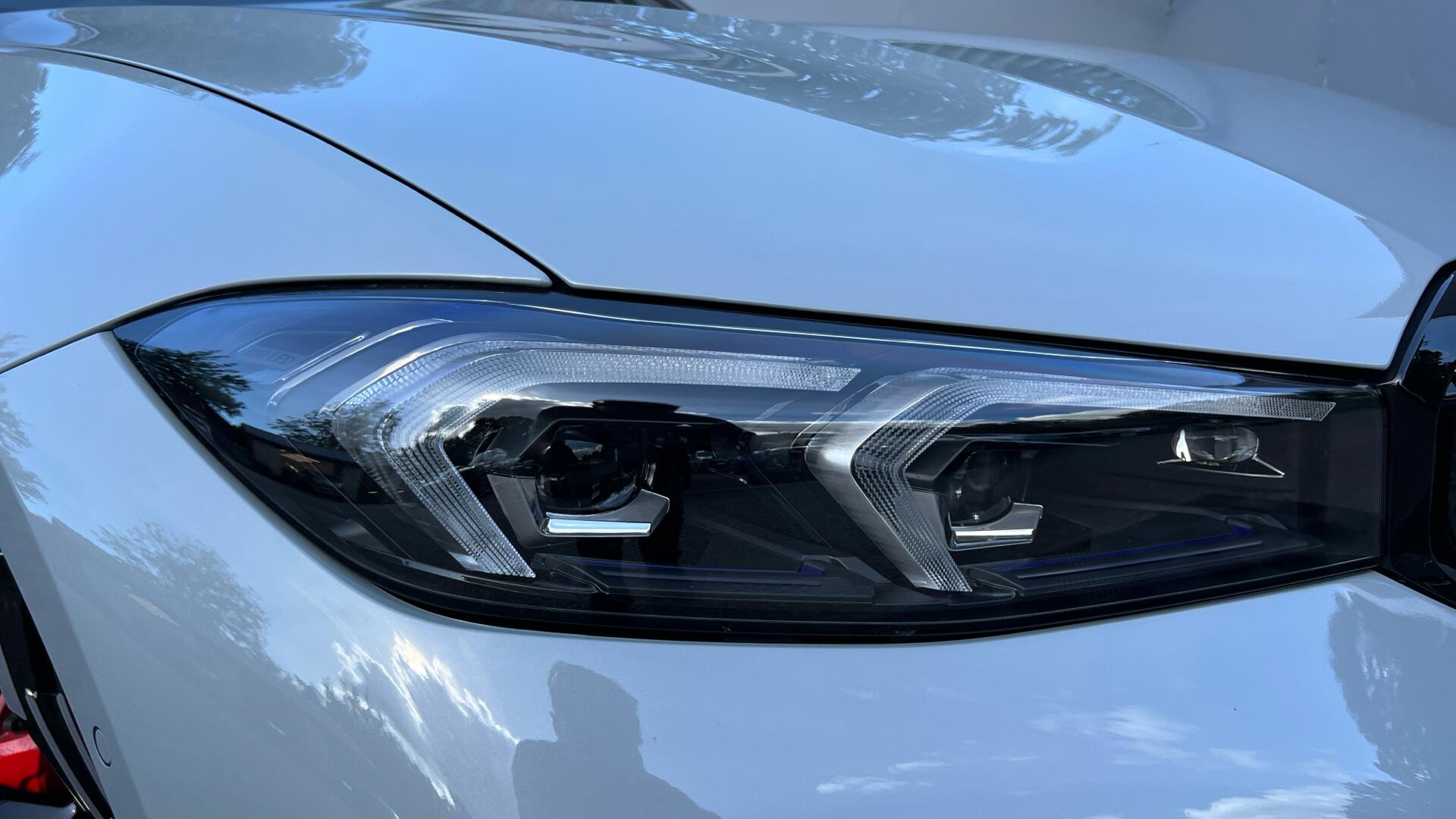 BMW 3 Series view 23
