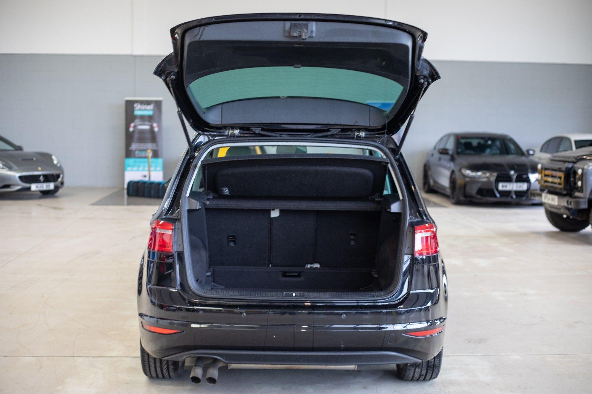 Volkswagen Golf Sportsvan view 35