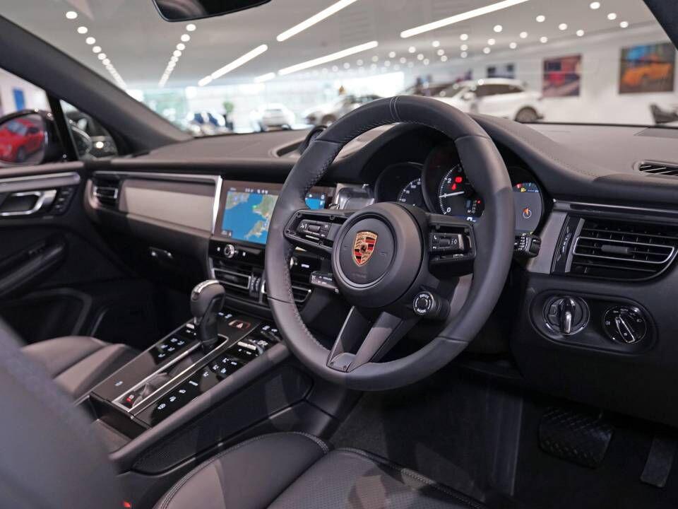 Porsche Macan view 10