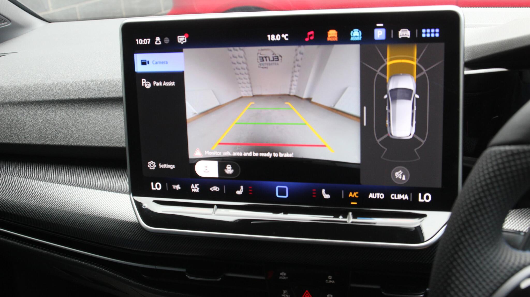Volkswagen Golf view 18