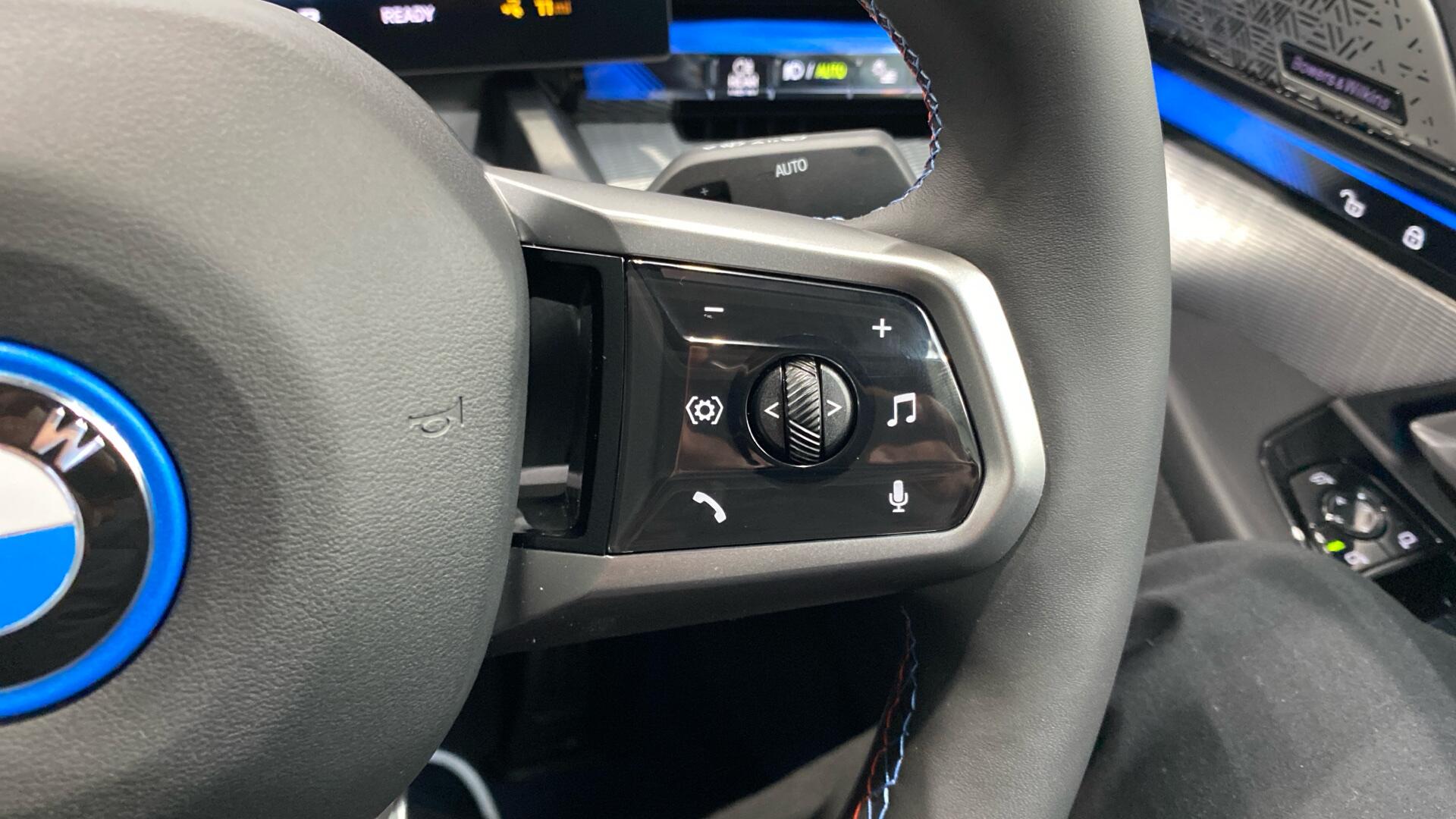 BMW i5 view 18