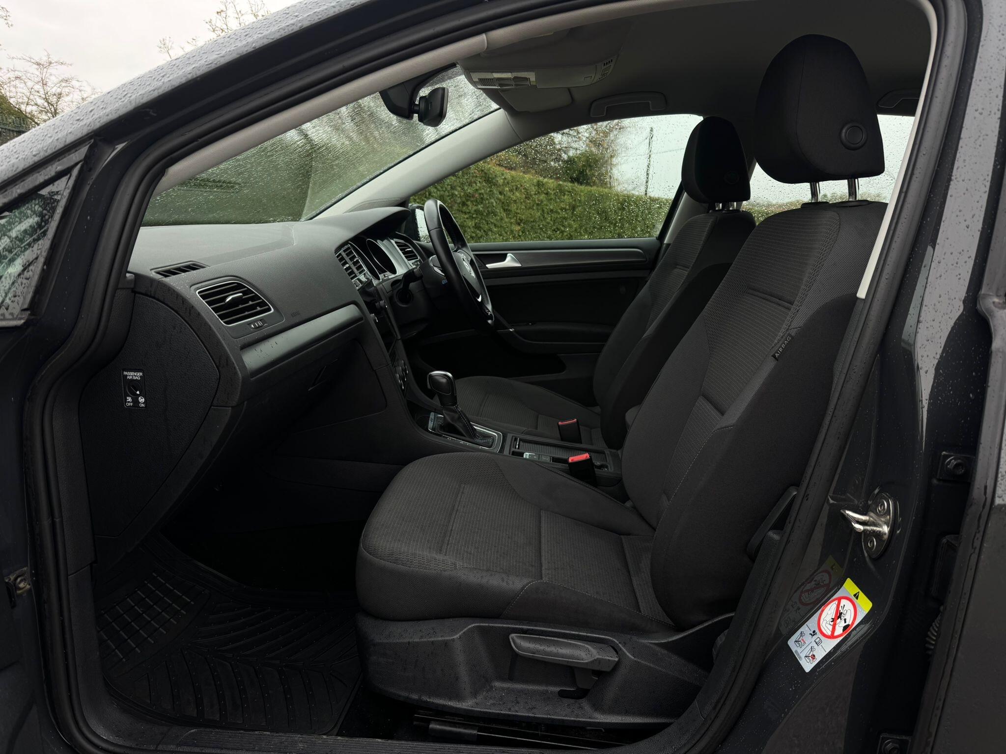 2020 Volkswagen e-Golf 35.8kWh e-Golf Auto 5dr • 41,030 miles image 21
