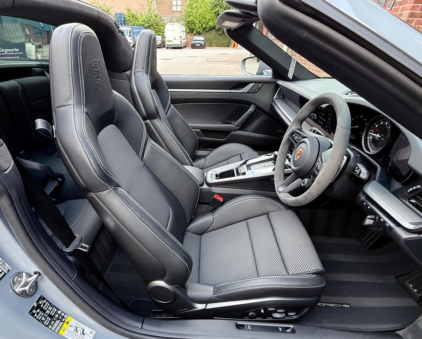 Porsche 911 view 86