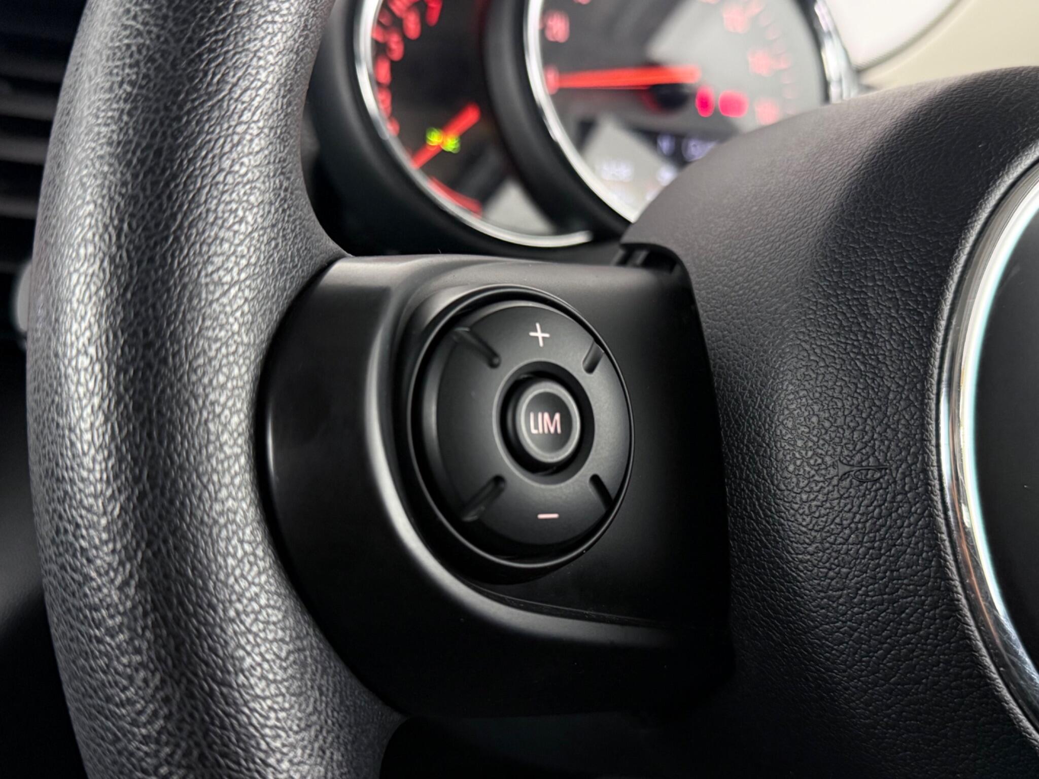 Mini Hatch view 14