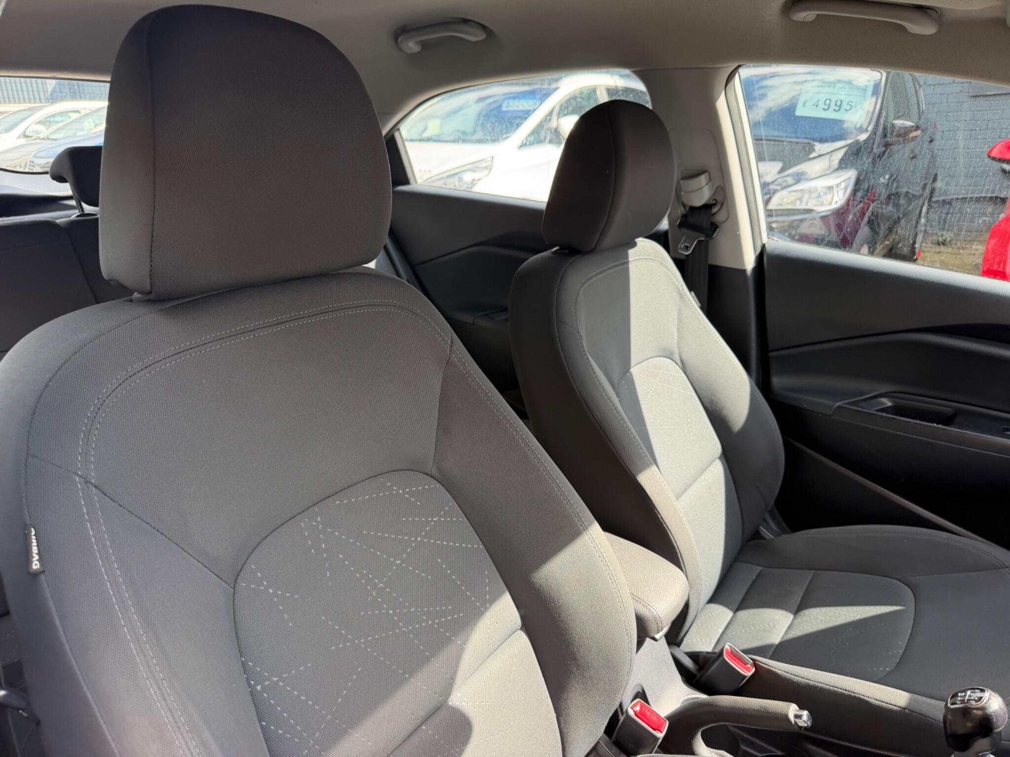 Kia Rio view 12