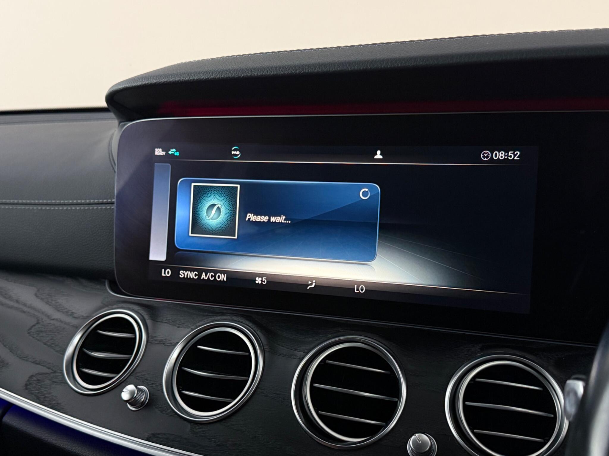 Mercedes-Benz E-Class view 31