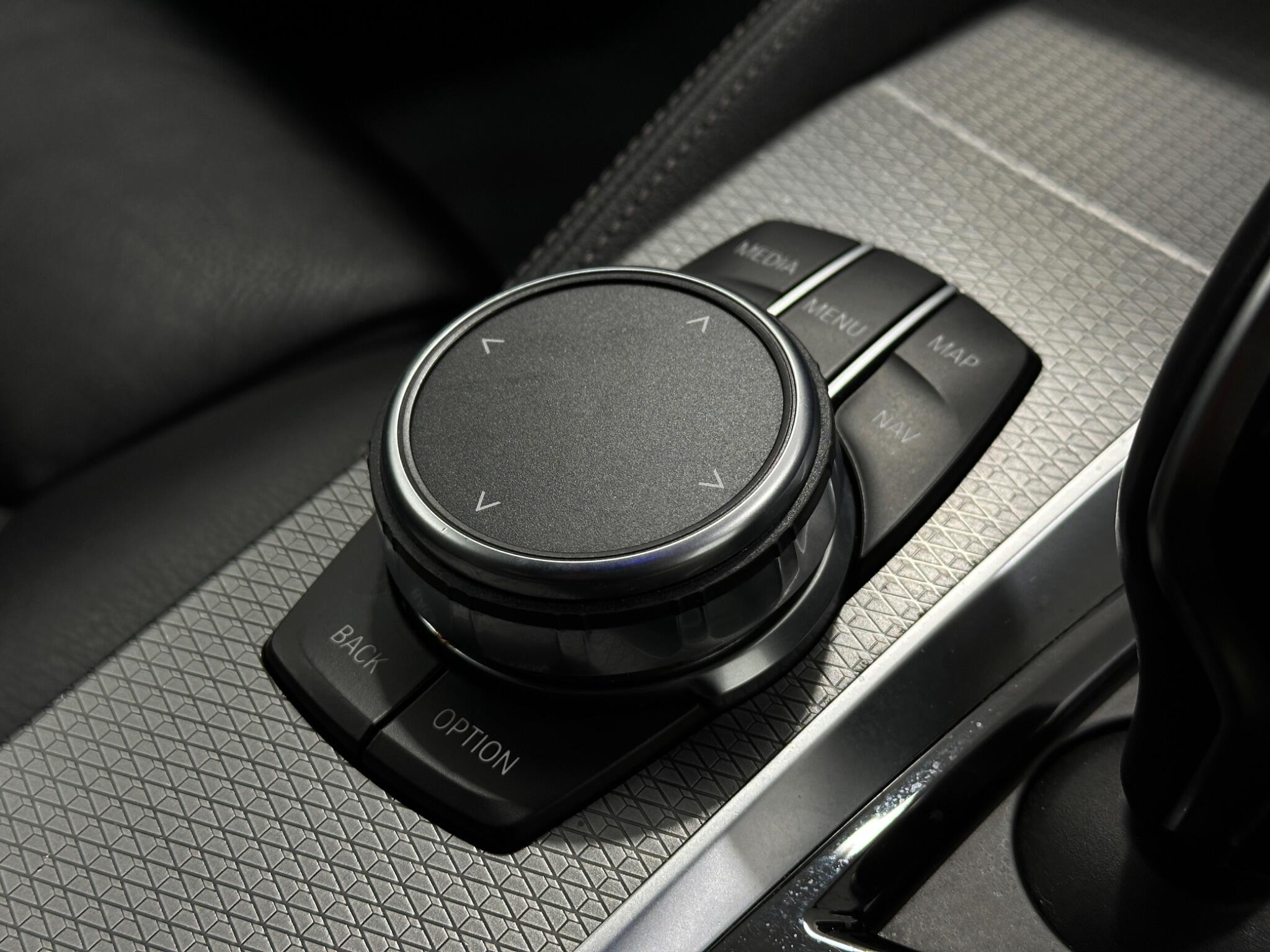 BMW 5 Series view 22