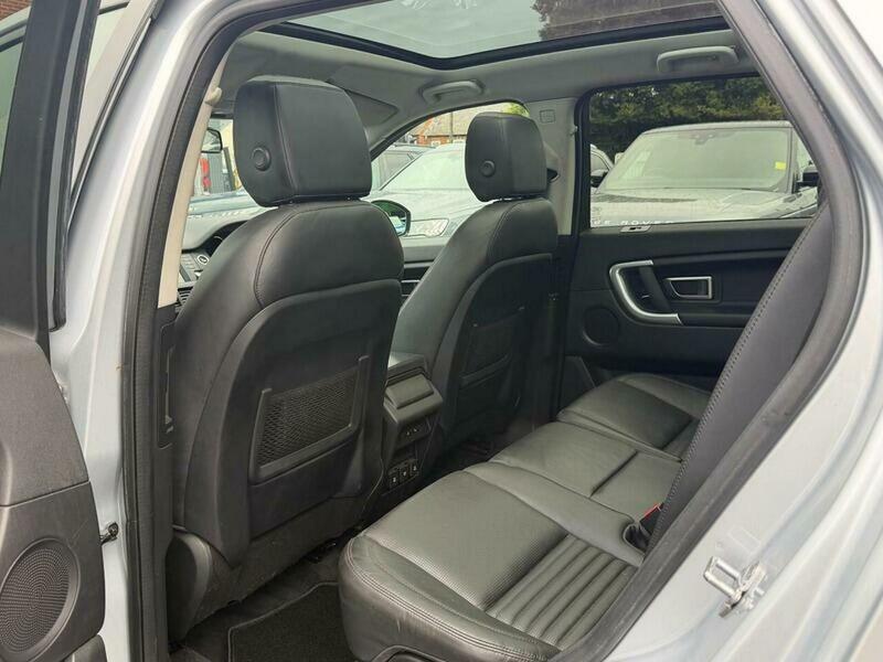 Land Rover Discovery Sport view 56