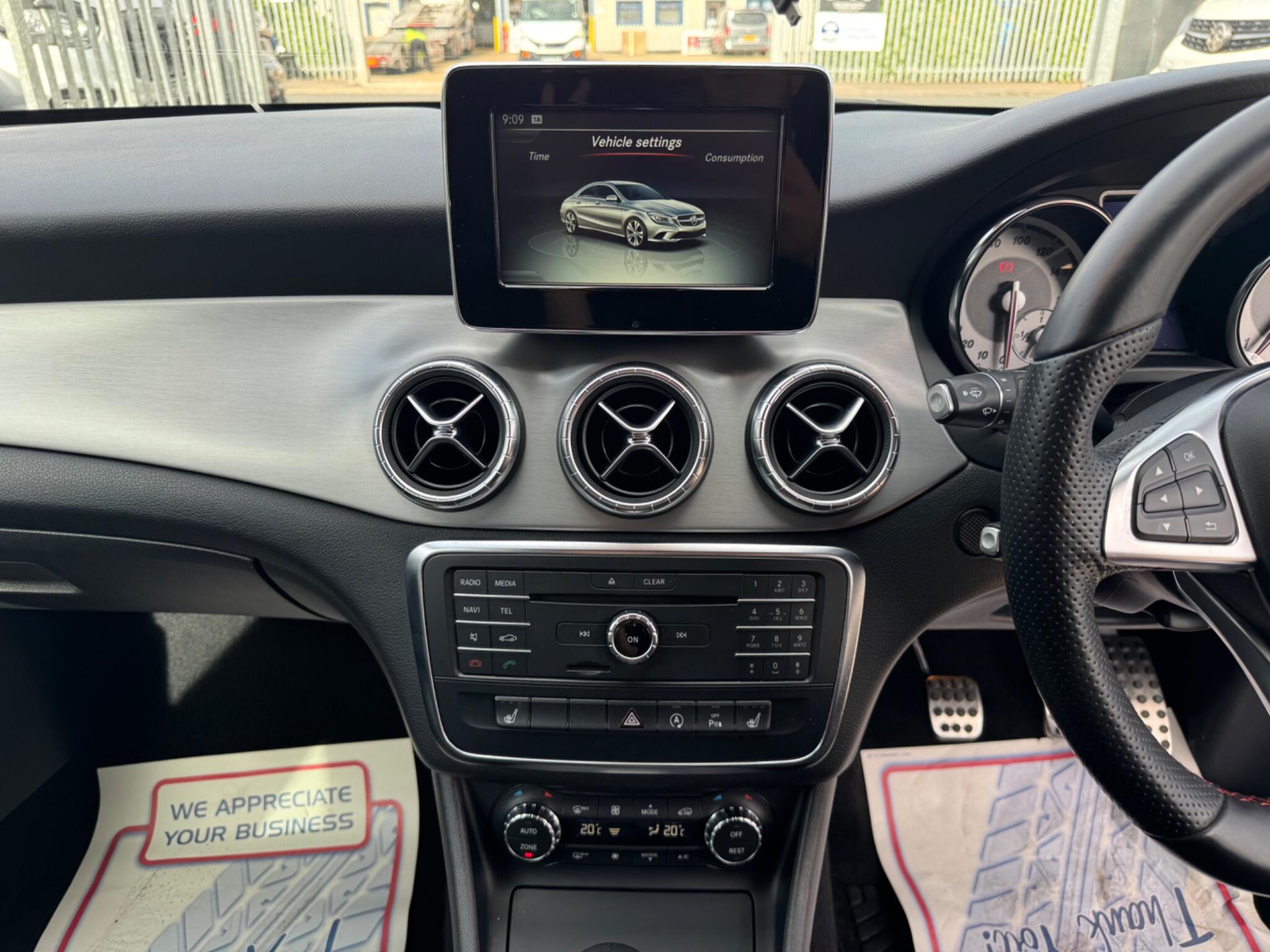 Mercedes-Benz Cla view 9