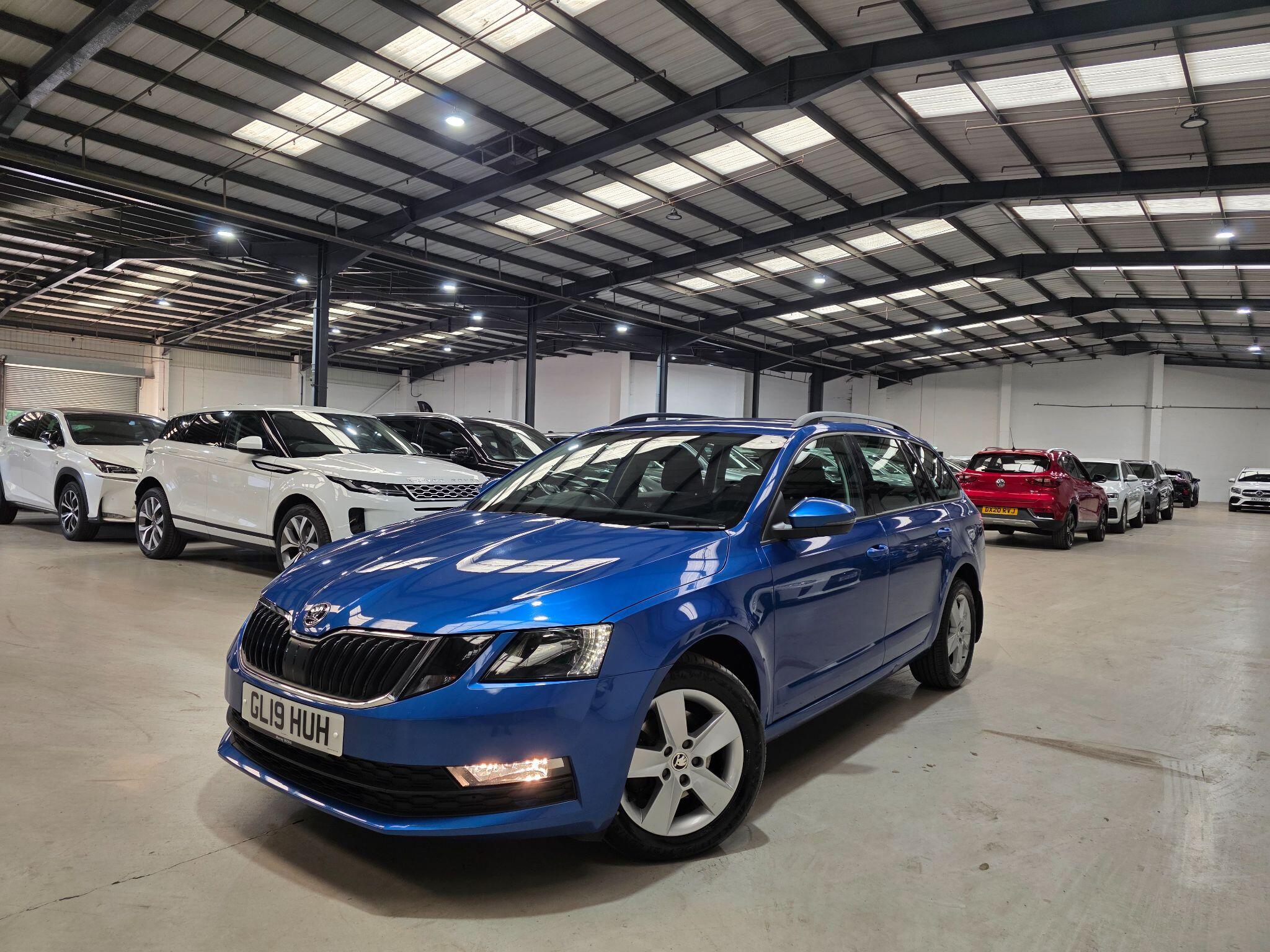 Skoda Octavia main image