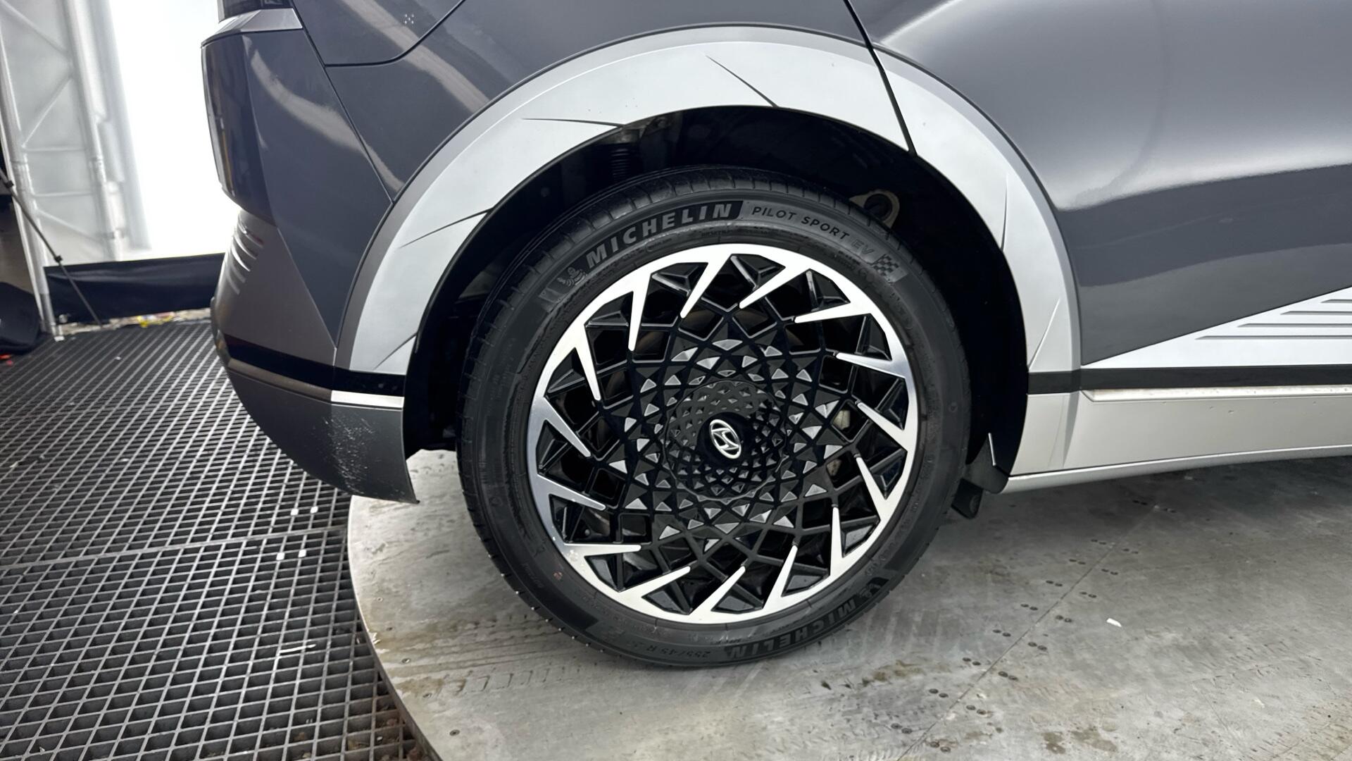 Hyundai Ioniq 5 view 21