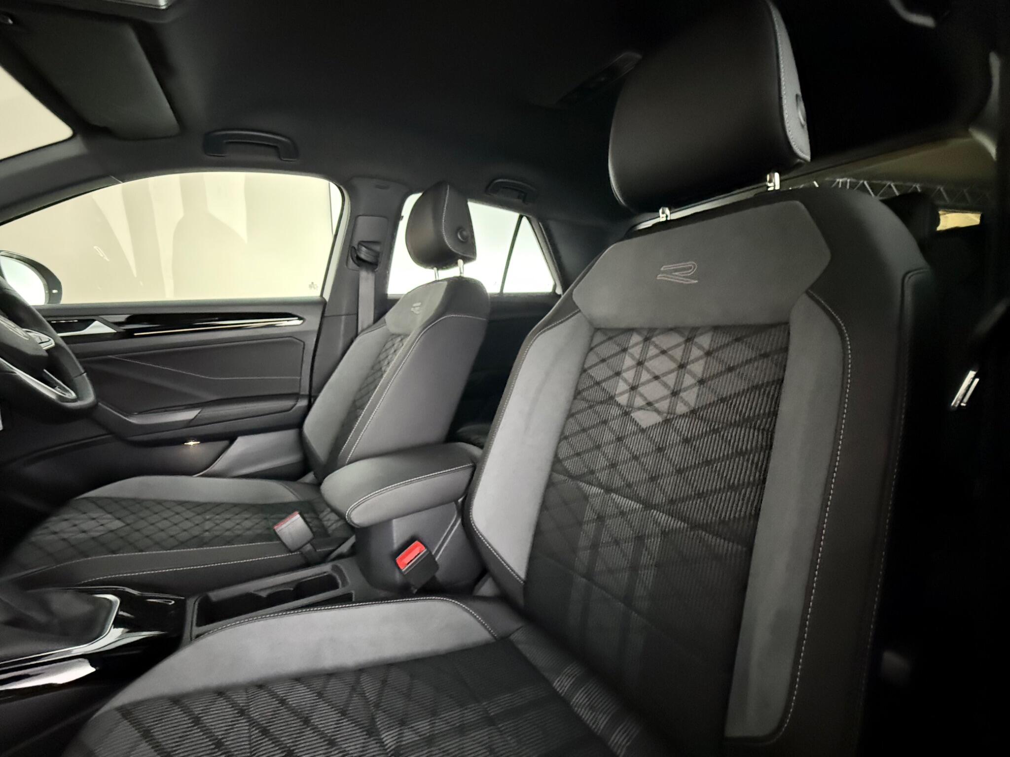 Volkswagen T-Roc view 34