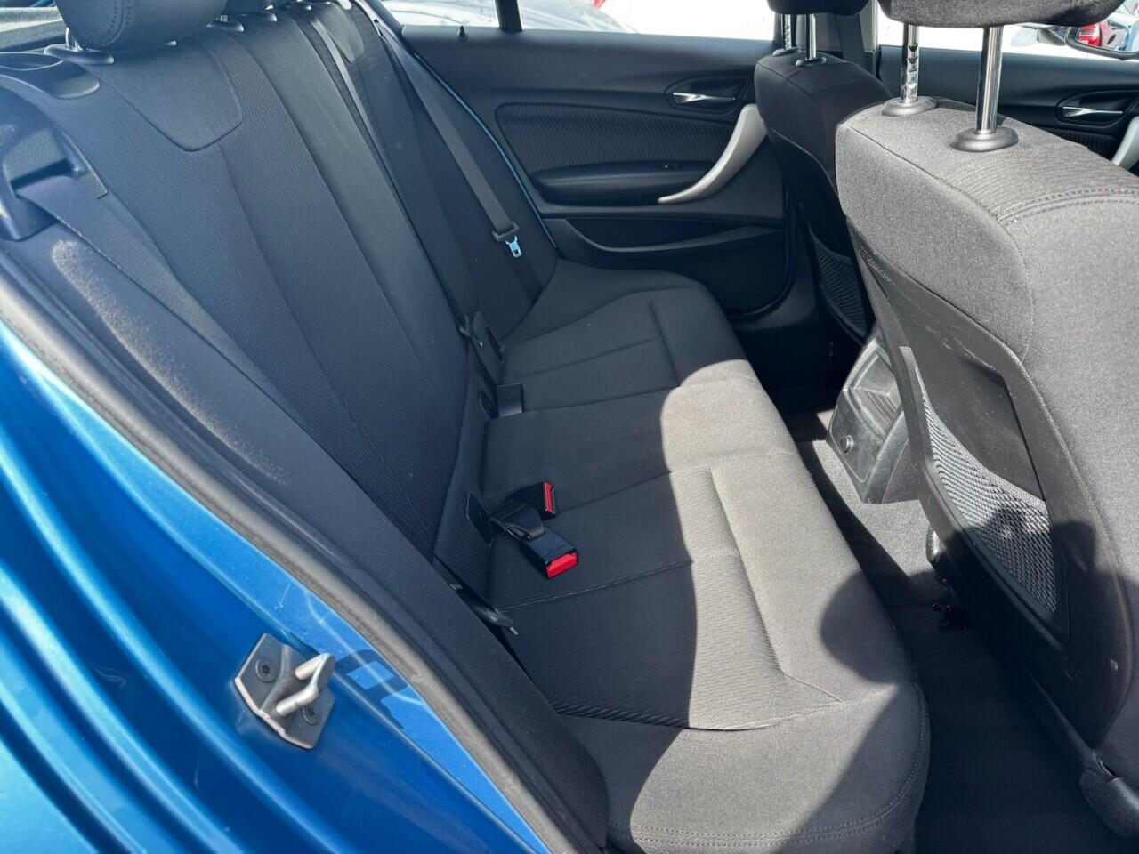 BMW 1 Series view 23