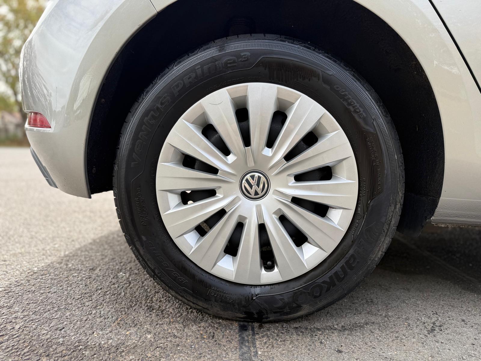 Volkswagen Golf view 57