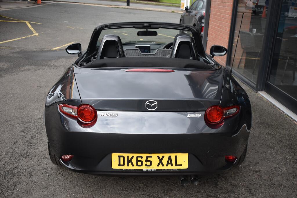 Mazda MX-5 view 8