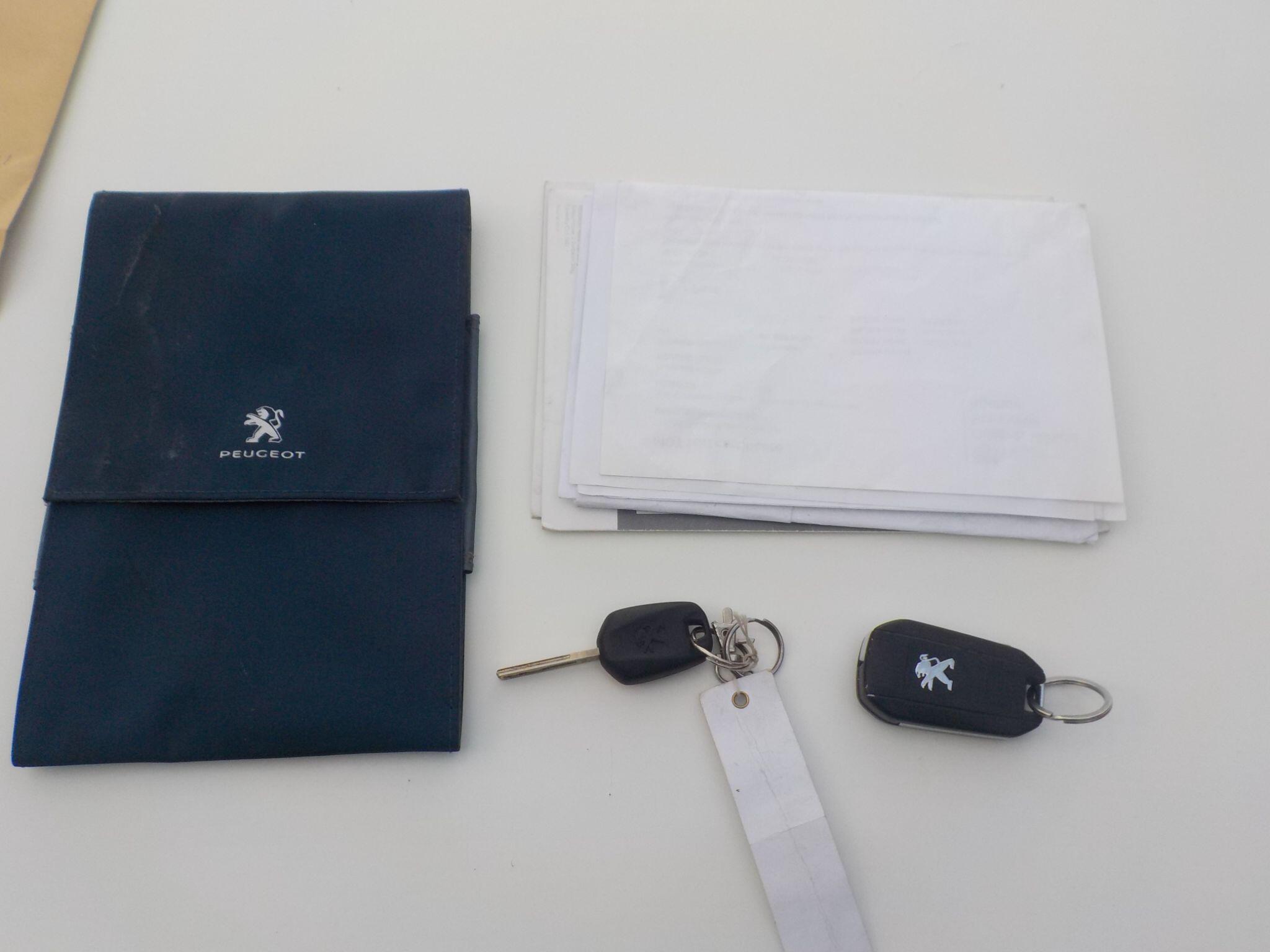 Peugeot 2008 1.6 e-HDi Allure Euro 5 (s/s) 5dr