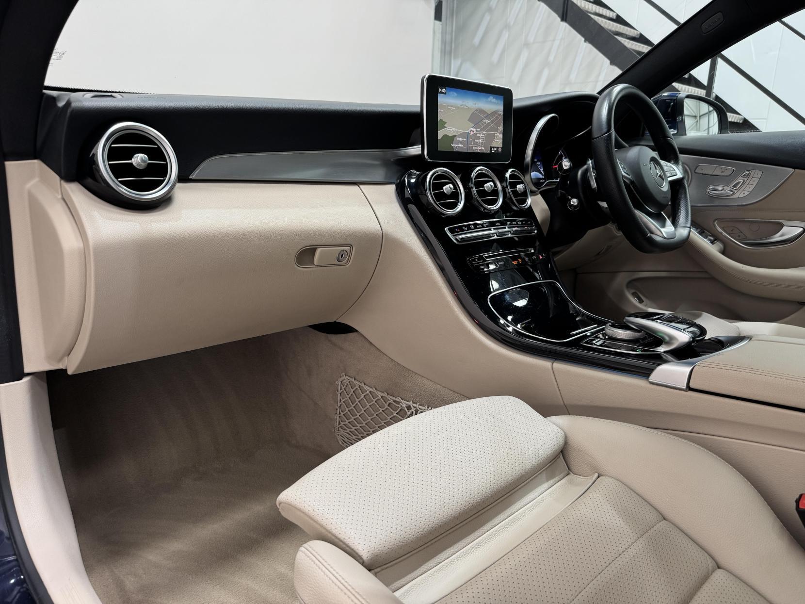Mercedes-Benz C Class view 53