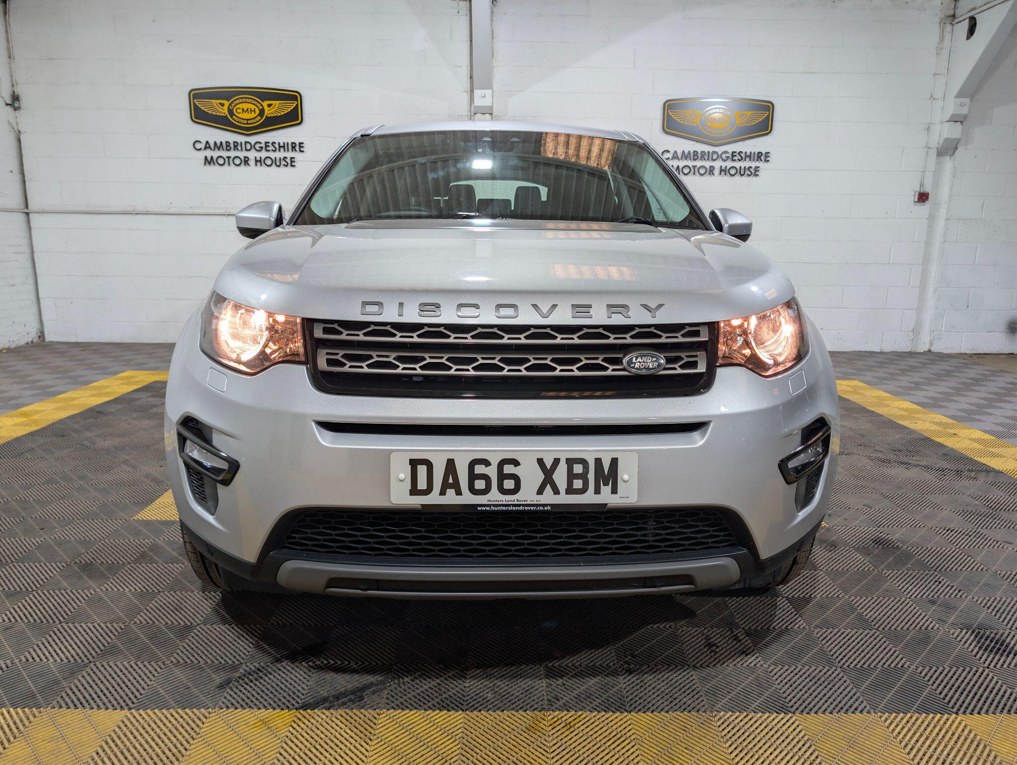 Land Rover Discovery Sport view 70