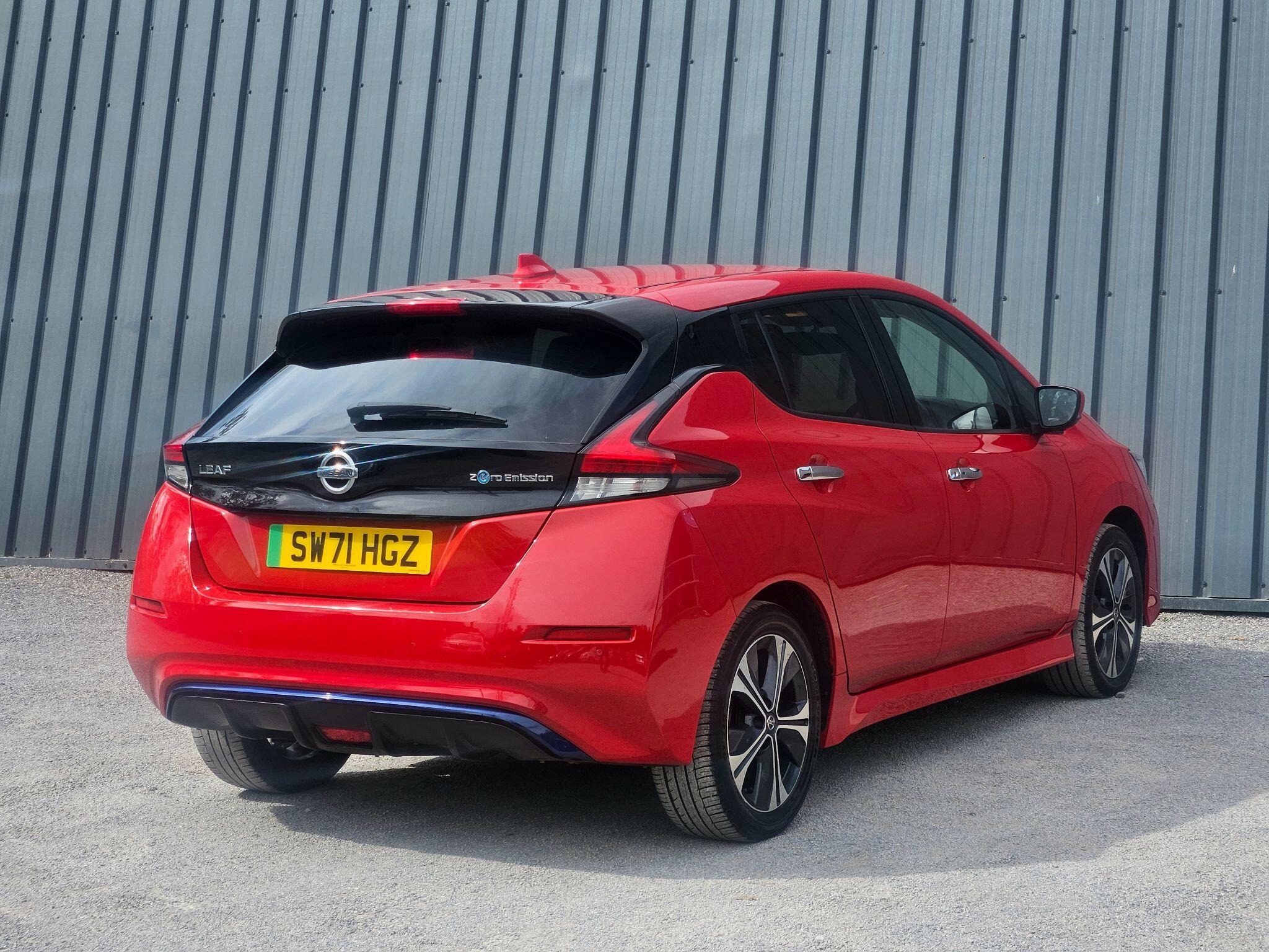 2022 Nissan Leaf image 15